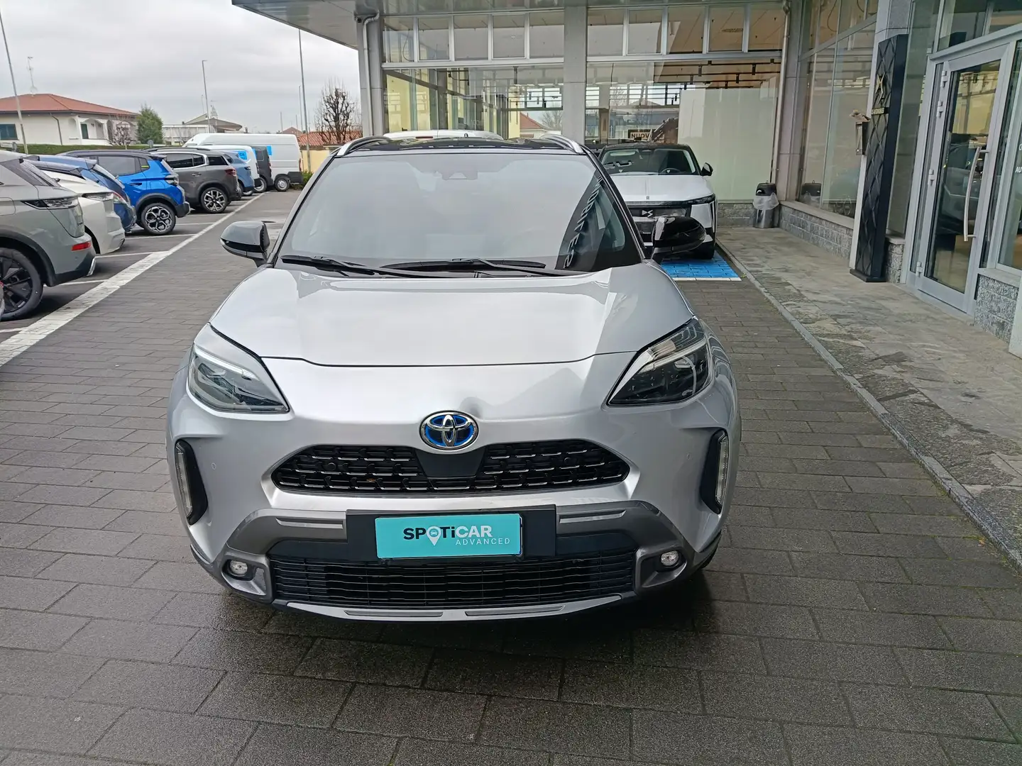 Toyota Yaris Cross HEV 1.5 Full Hybrid 116cv CVT Lounge AWD Usato Argent - 2