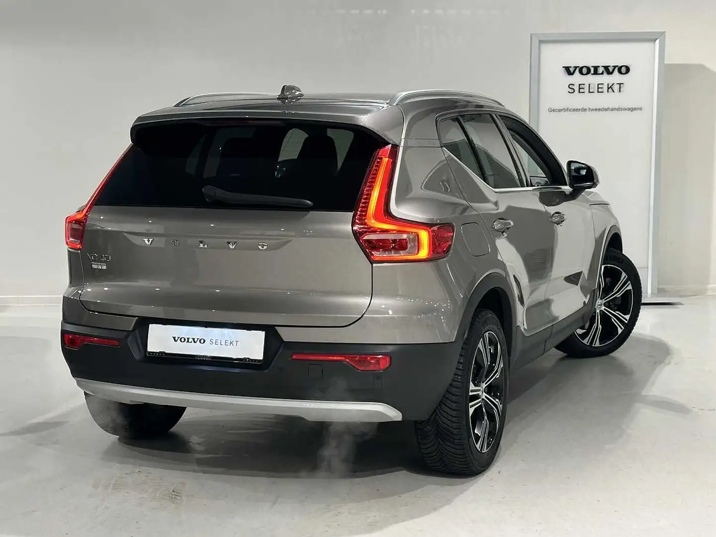 Volvo XC40 T4 Recharge Inscription Gris - 2
