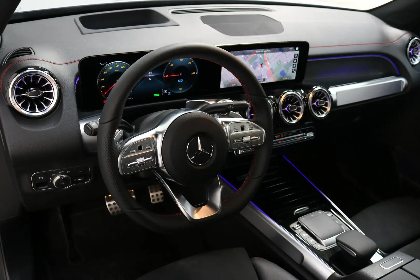 Mercedes-Benz EQB 300 4MATIC AMG Line Panorama dak Grijs - 2