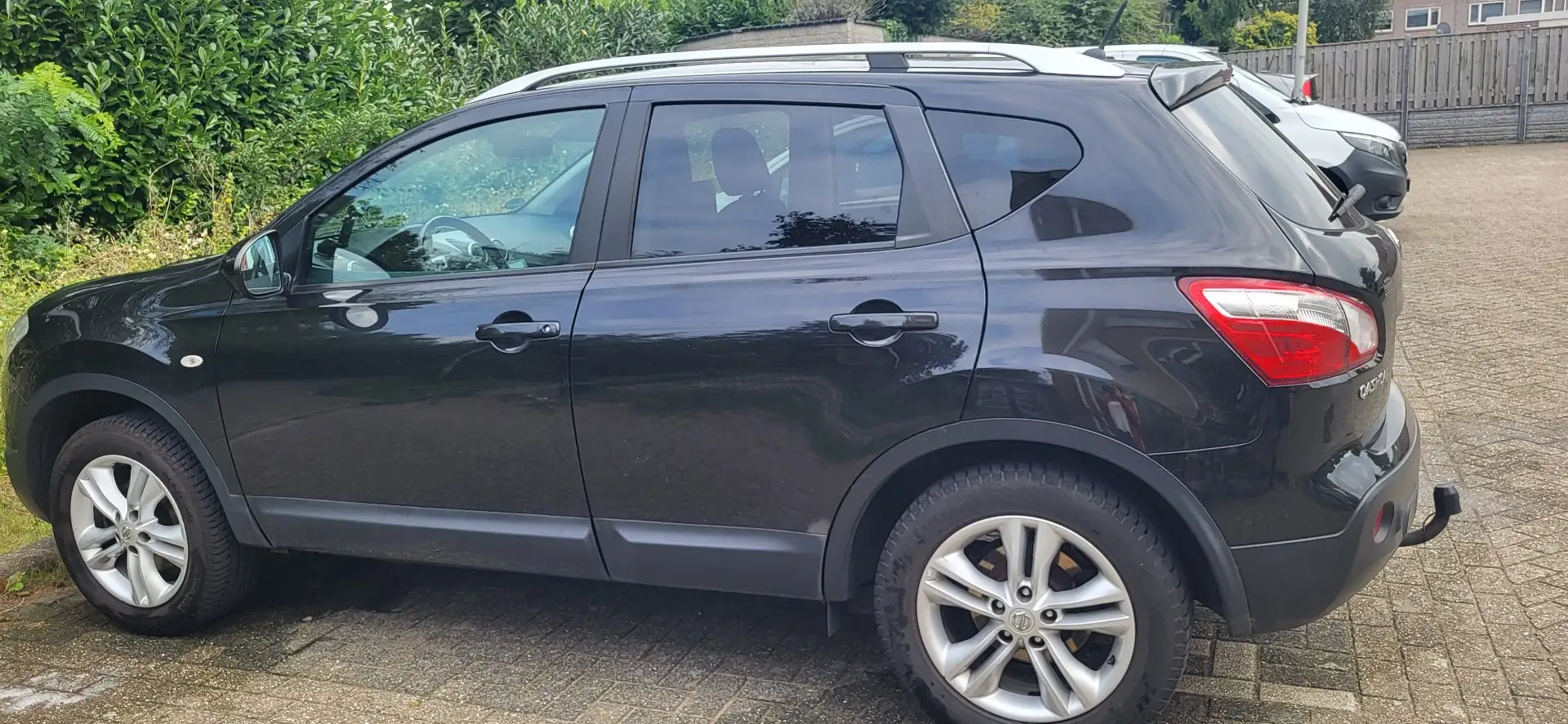 Nissan Qashqai 1.6 Connect edition Zwart - 2