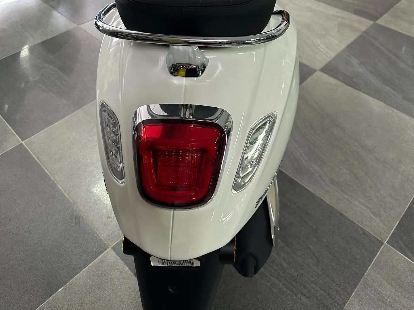 Piaggio Primavera vespa Alb - 1