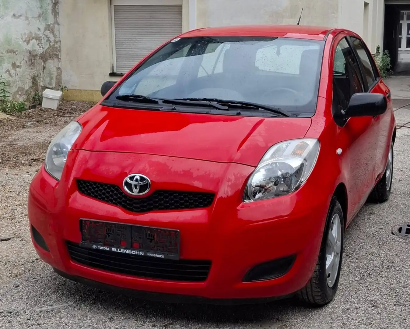 Toyota Yaris Yaris 1,0 VVT-i Luna Luna Rot - 2
