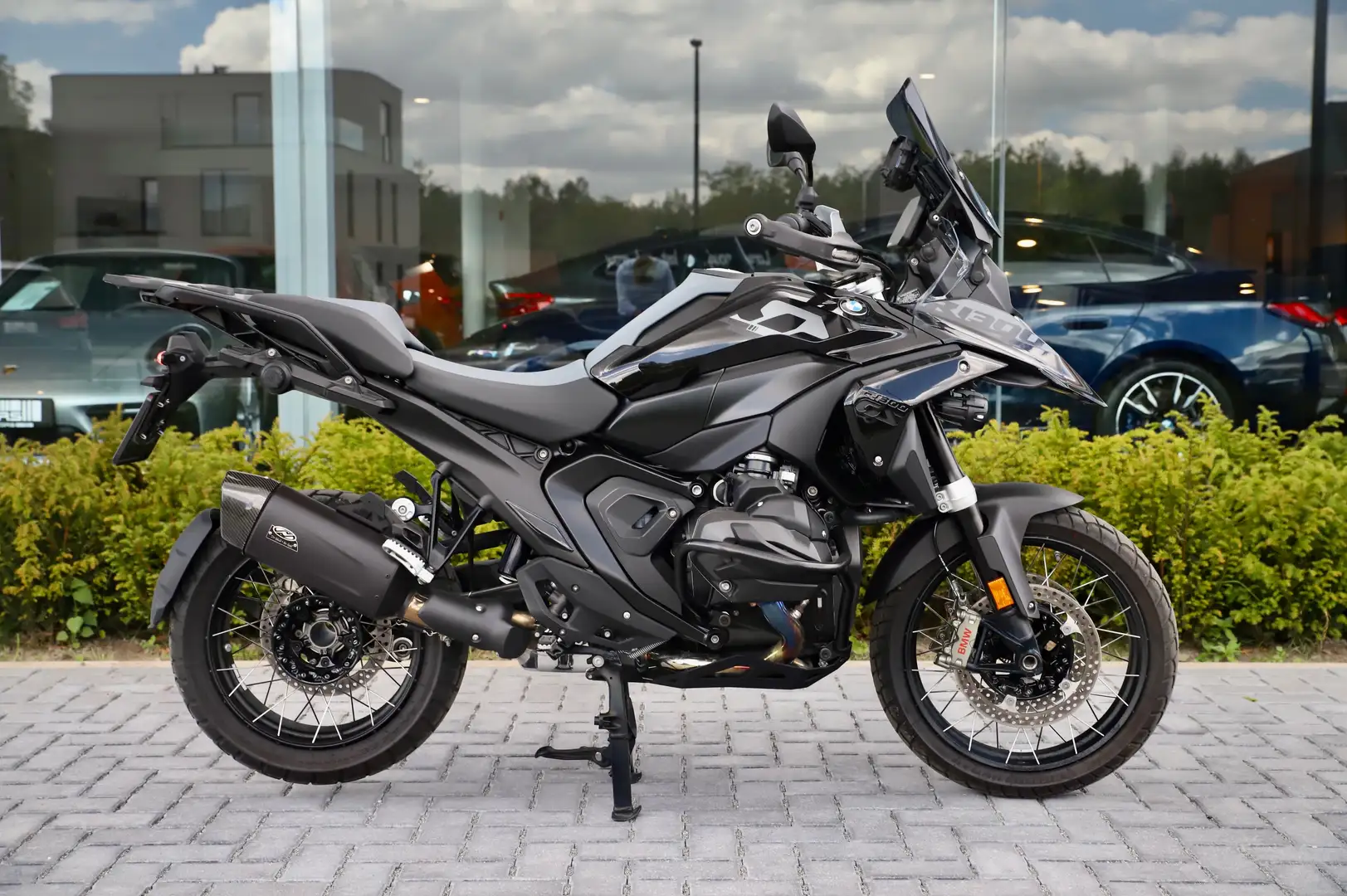BMW R 1300 GS Triple Black / JEKILL&HYDE / DYNAMIC+TOURING PACK Zwart - 2