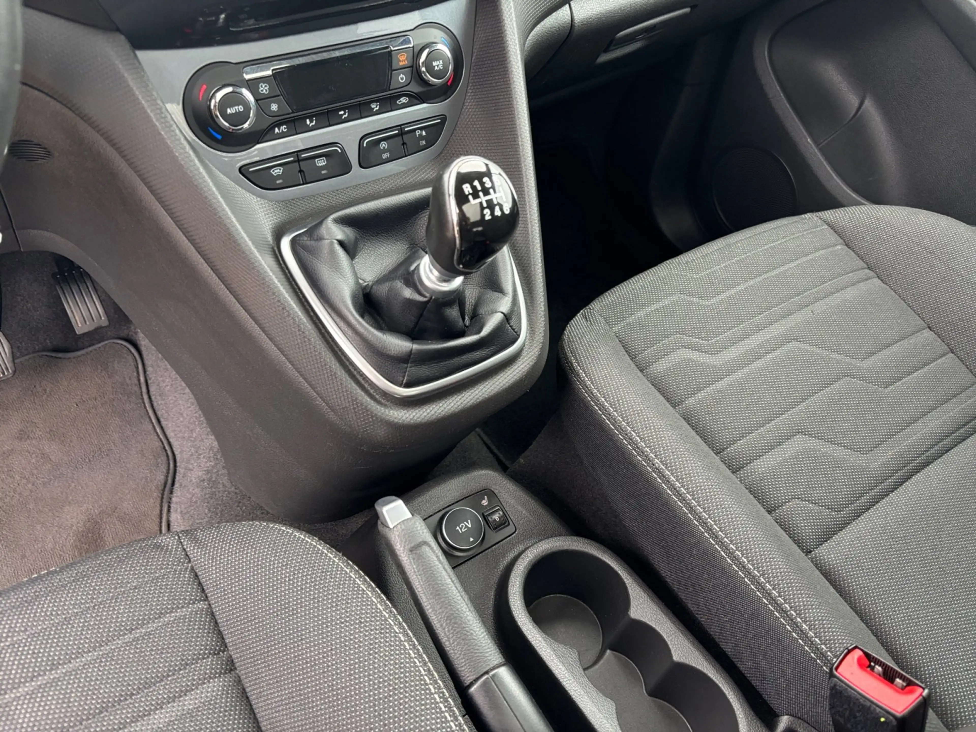 Ford Tourneo Connect Titanium 1.0 EcoBoost Tempomat — photo 9