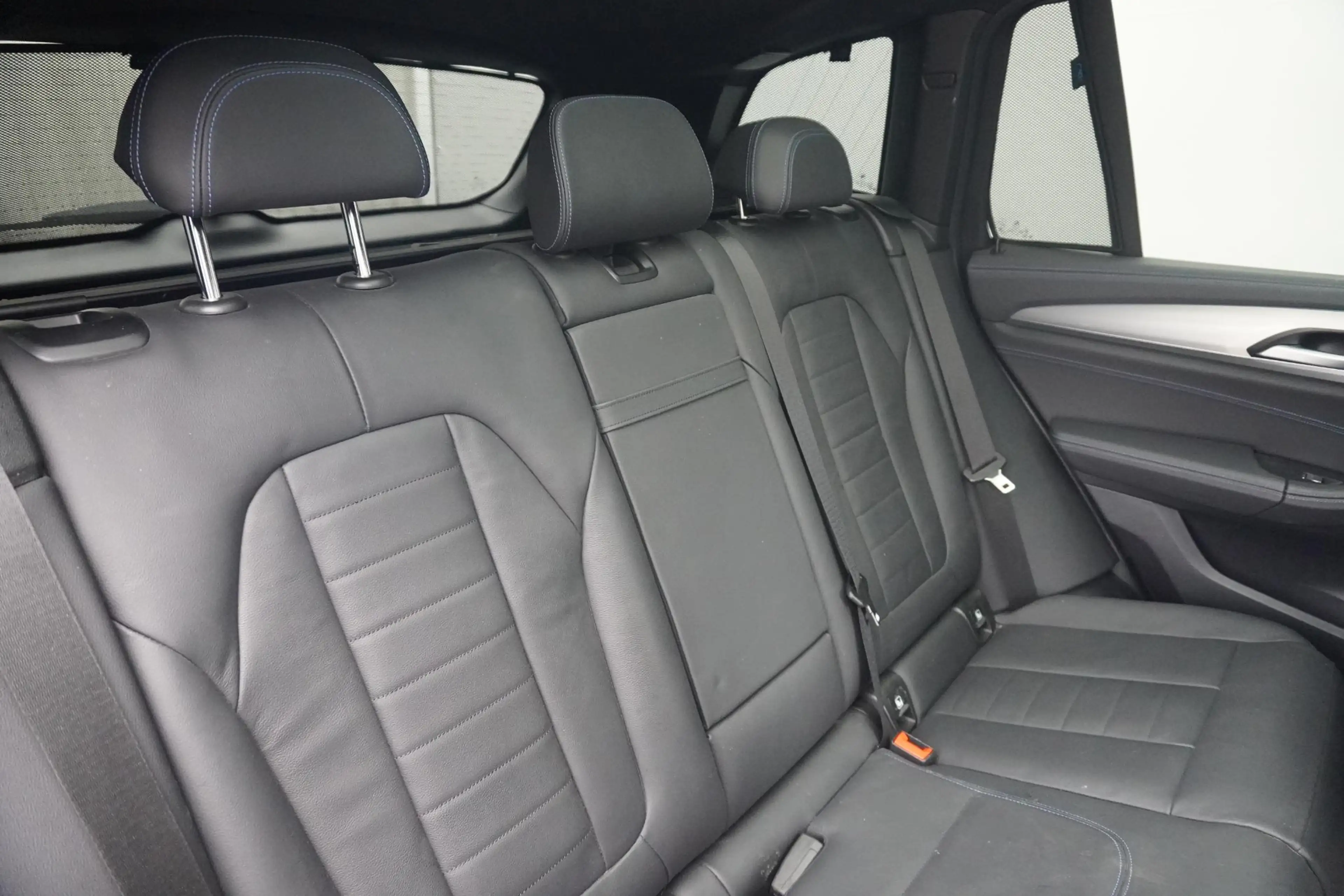 BMW iX3 | High Executive | Laserlight | Trekhaak | Harman — photo 10