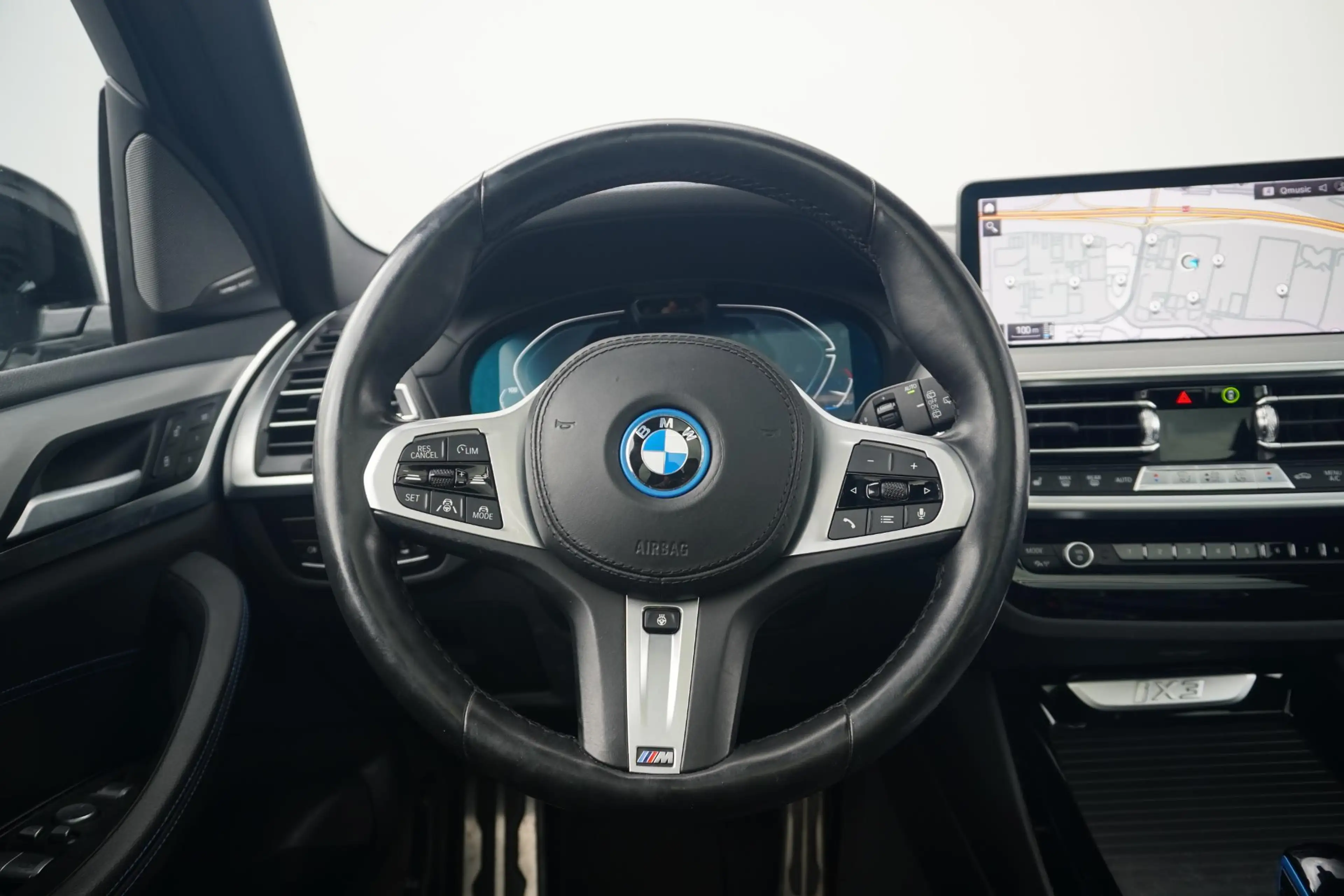 BMW iX3 | High Executive | Laserlight | Trekhaak | Harman — photo 11