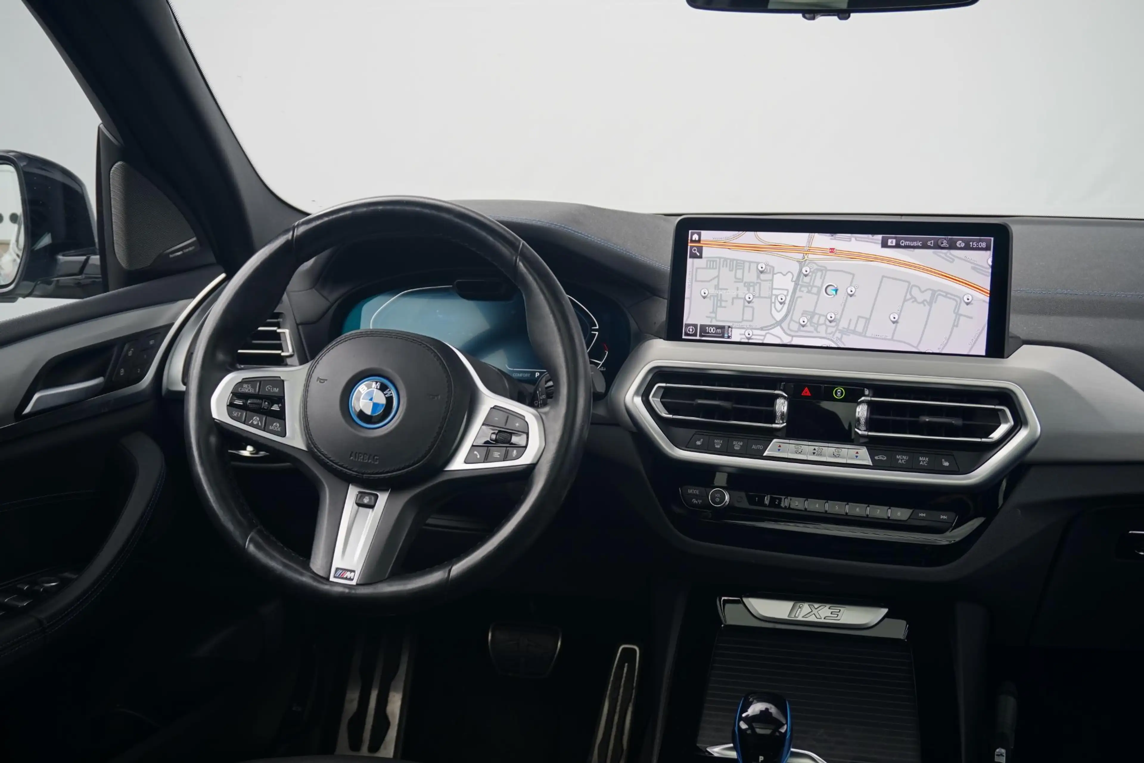 BMW iX3 | High Executive | Laserlight | Trekhaak | Harman — photo 9