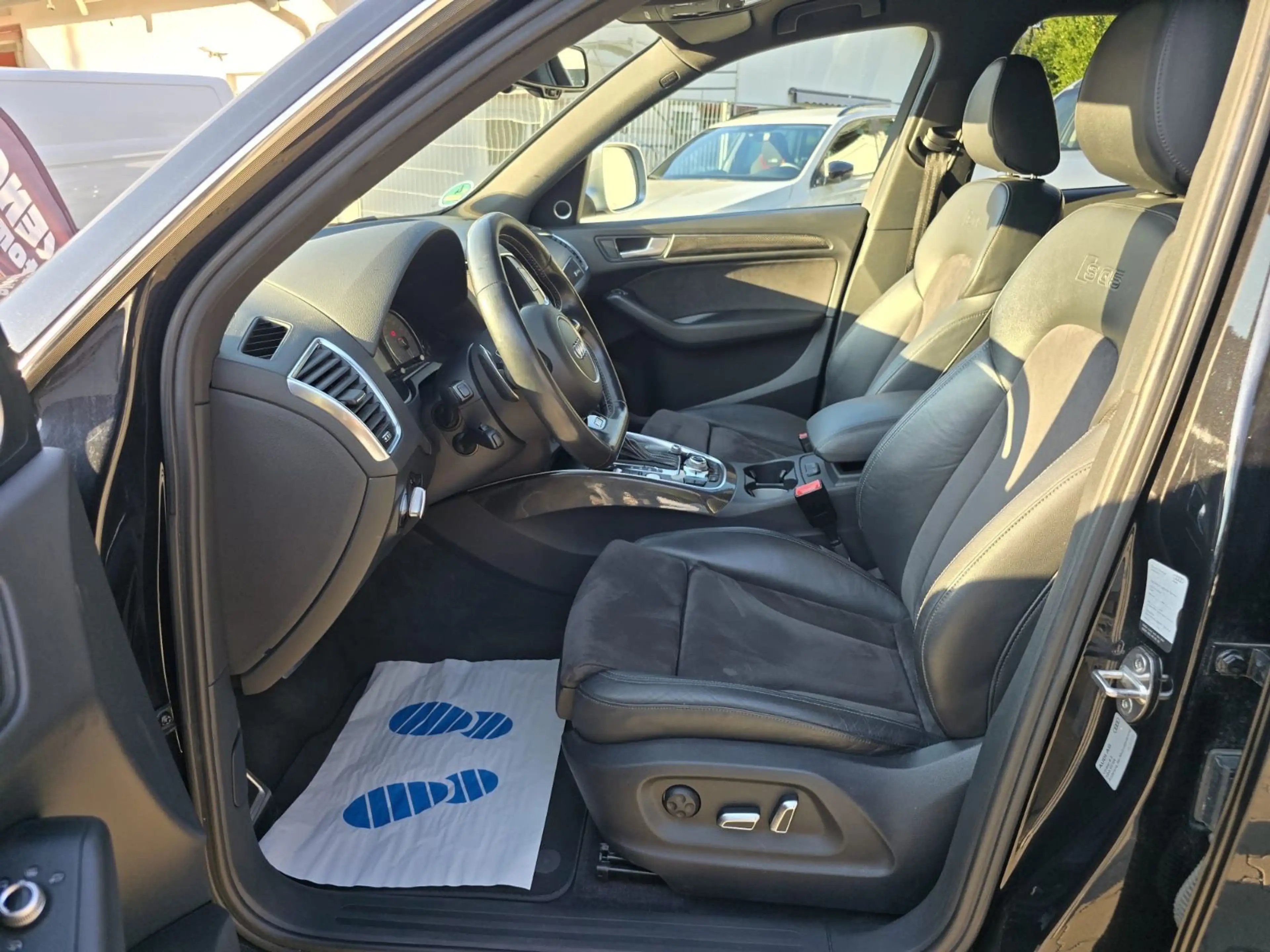 Audi SQ5 3.0 TDI quattro — photo 11