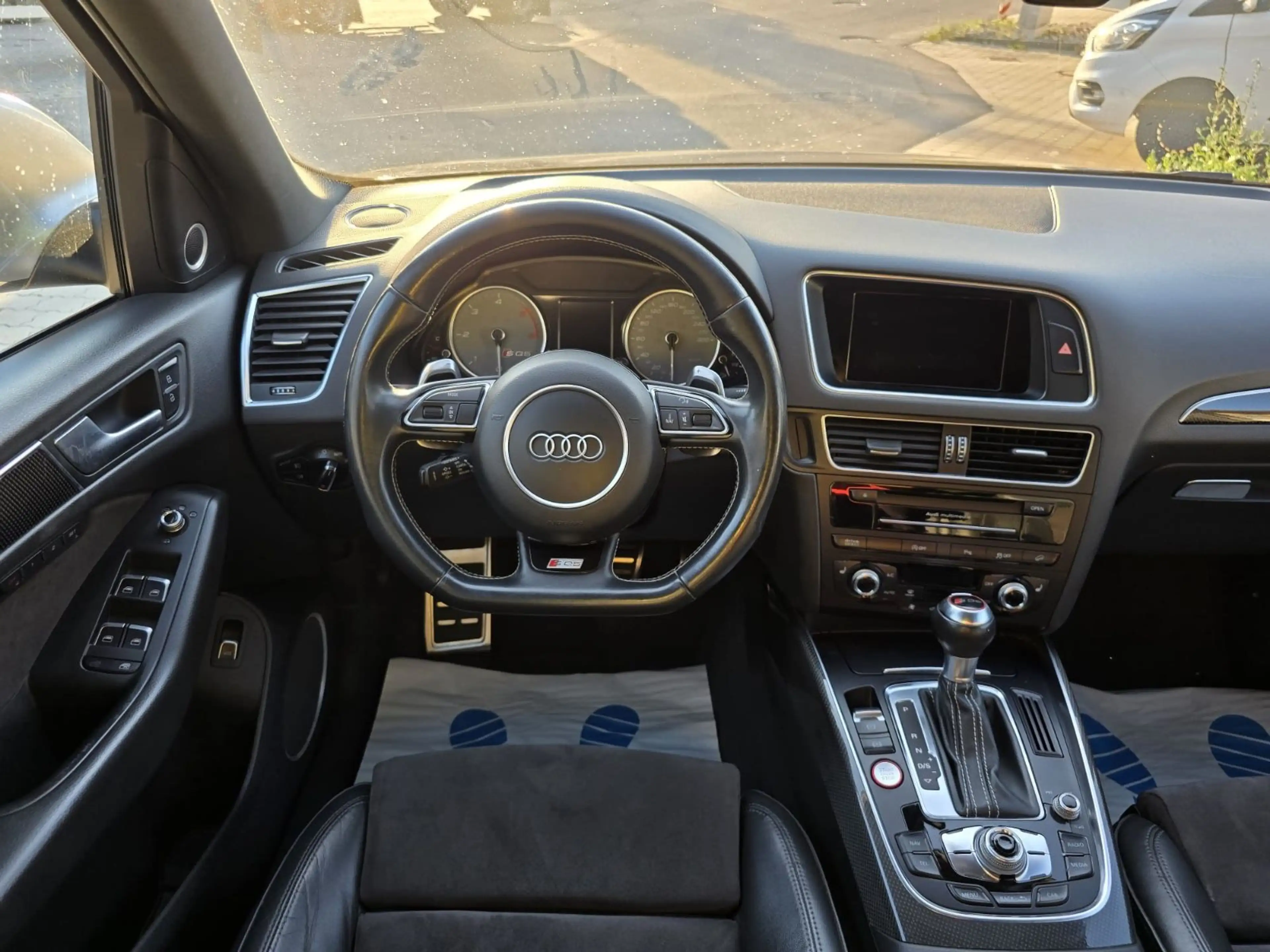 Audi SQ5 3.0 TDI quattro — photo 14