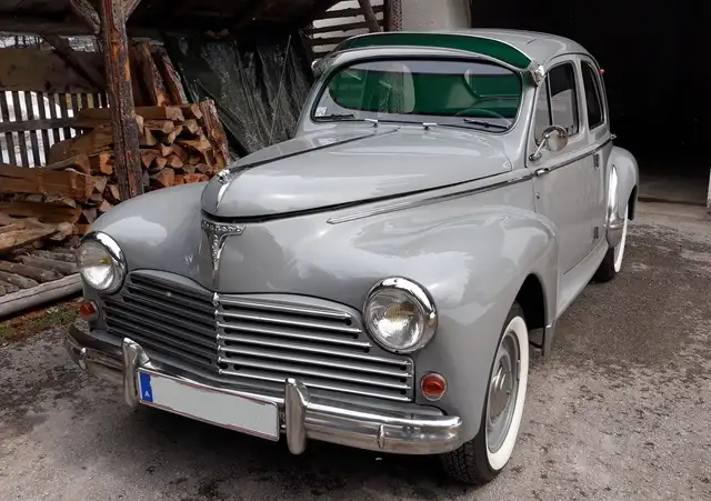 Peugeot 203