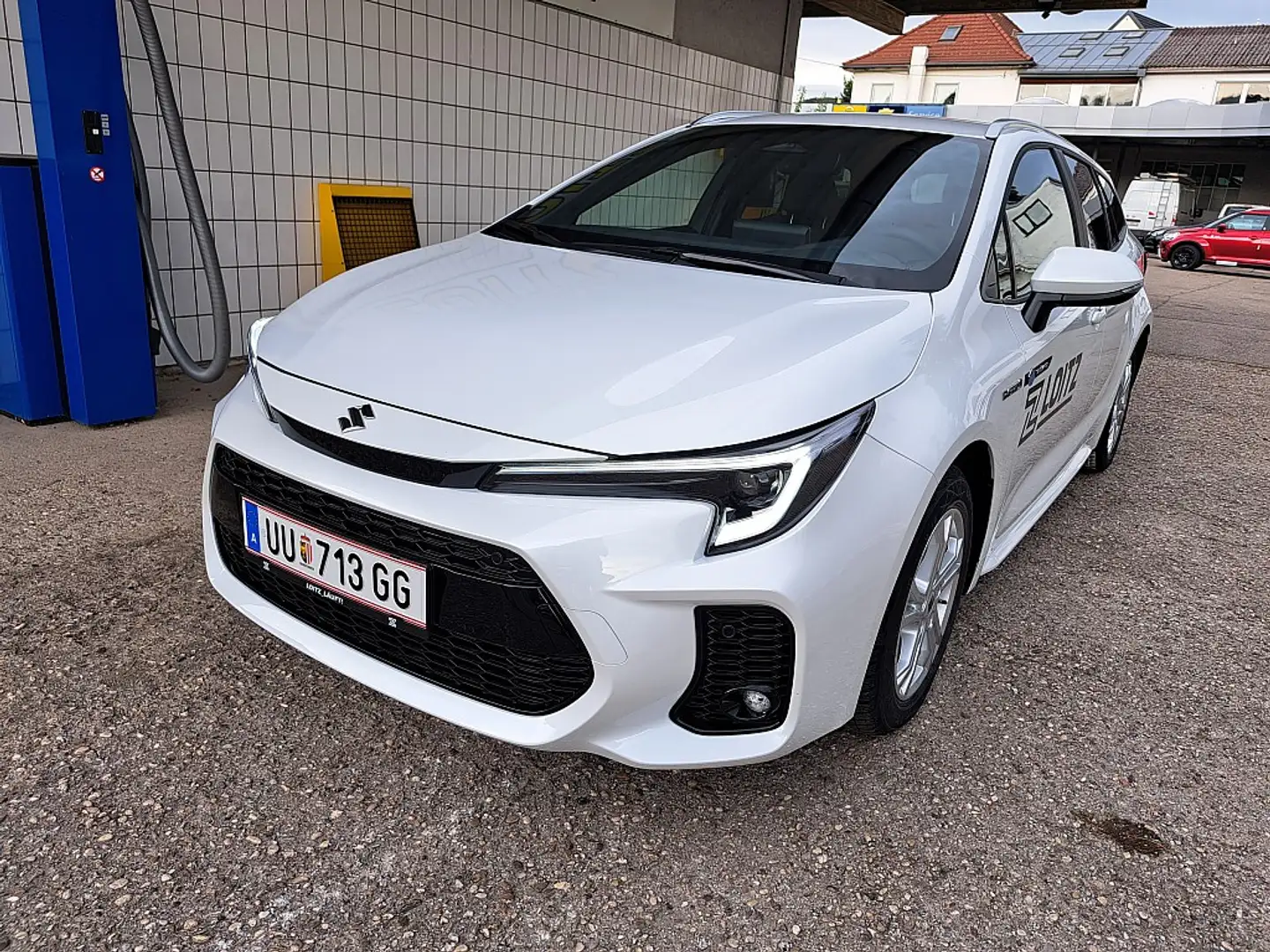 Suzuki Swace 1,8 HEV E-CVT Flash * Winterräder ohne Berechnu... Weiß - 2