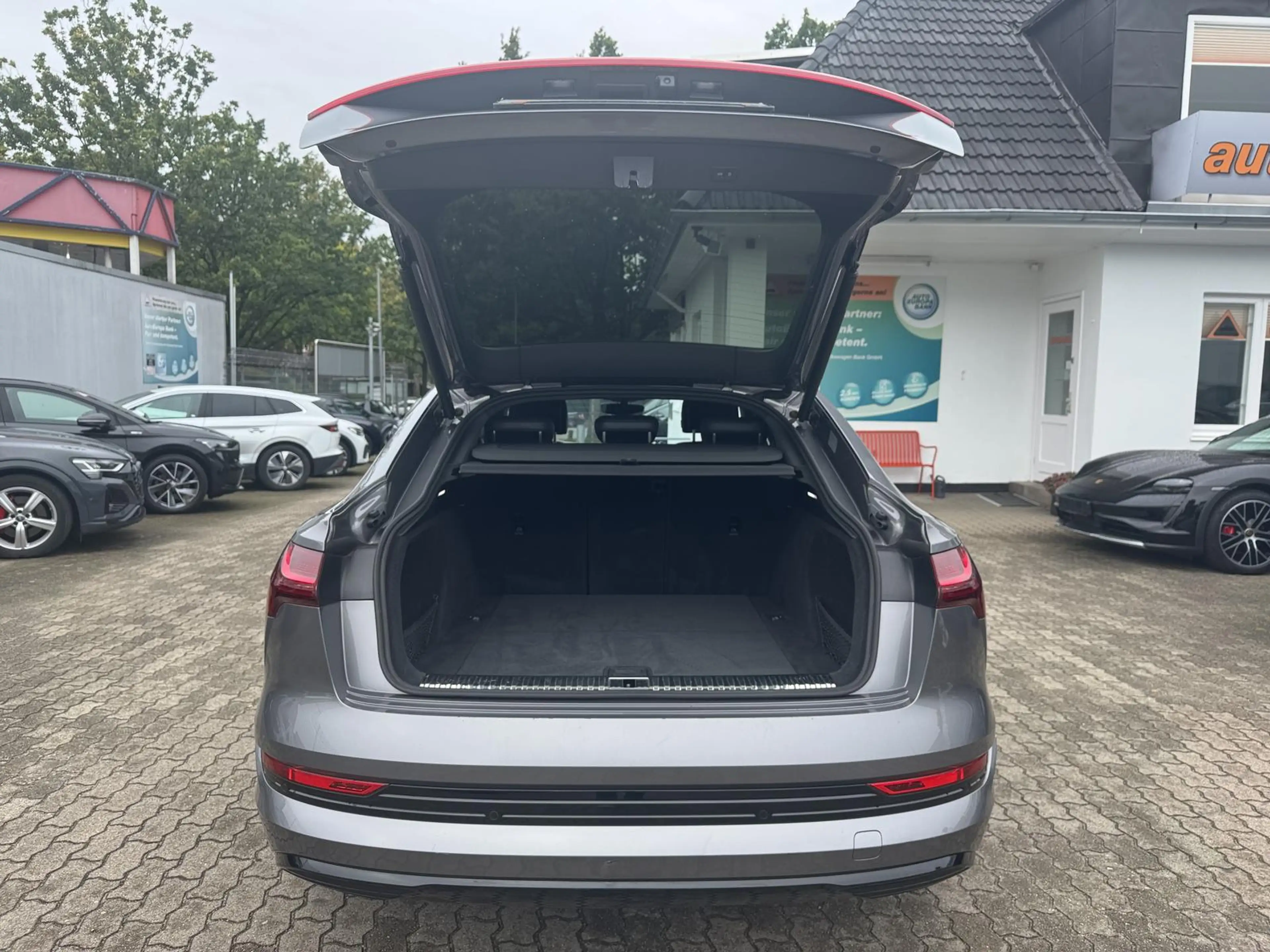 Audi e-tron Sportback 55 ACC AHK HuD NIGHT B&O KAM. — photo 8