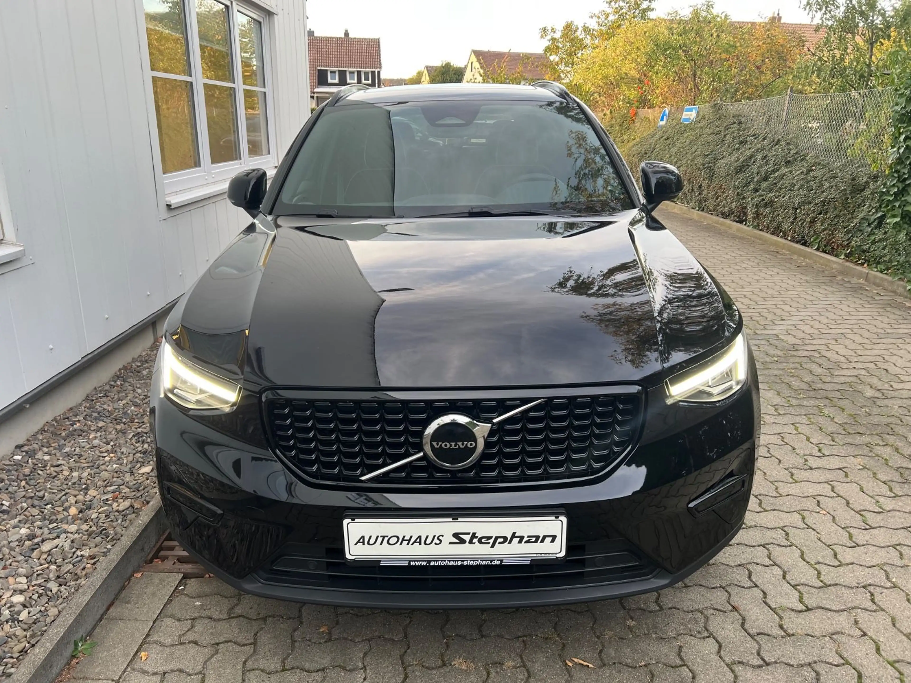 Volvo XC40 B4 Automatik Plus Dark GARANTIE — photo 2