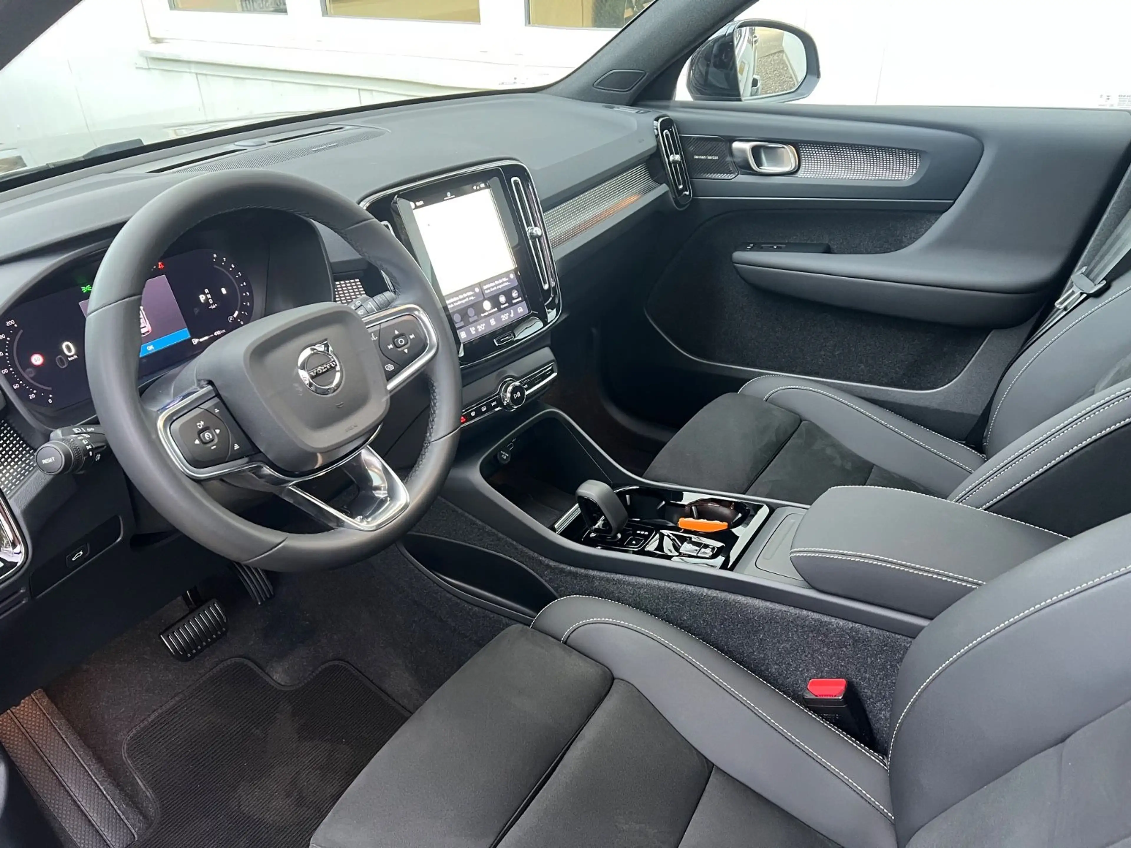 Volvo XC40 B4 Automatik Plus Dark GARANTIE — photo 8
