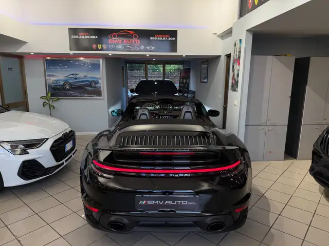 Porsche 911 view 15