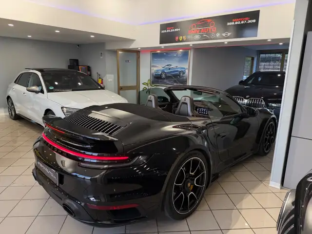 Porsche 911 view 13
