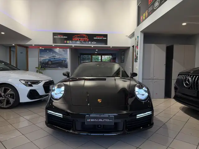 Porsche 911 view 2