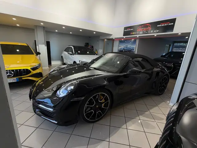 Porsche 911 view 4