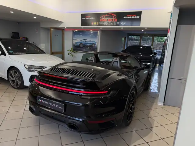 Porsche 911 view 14