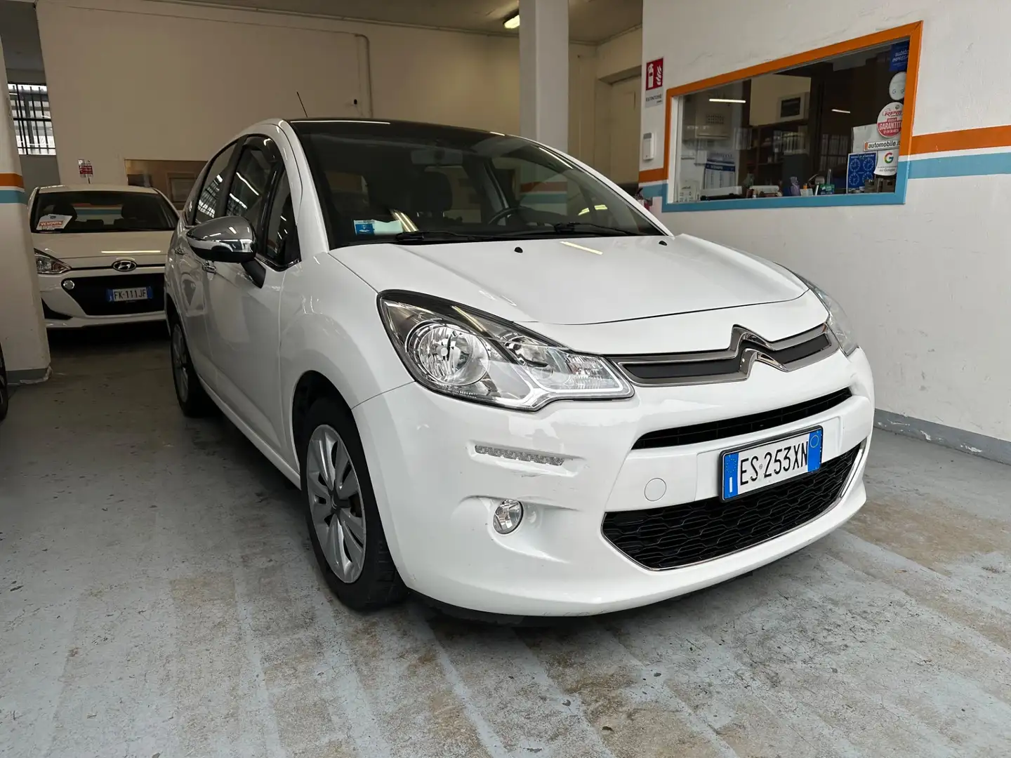 Citroen C3 C3 1.2 VTi 82 Vanity Fair 10 Weiß - 2