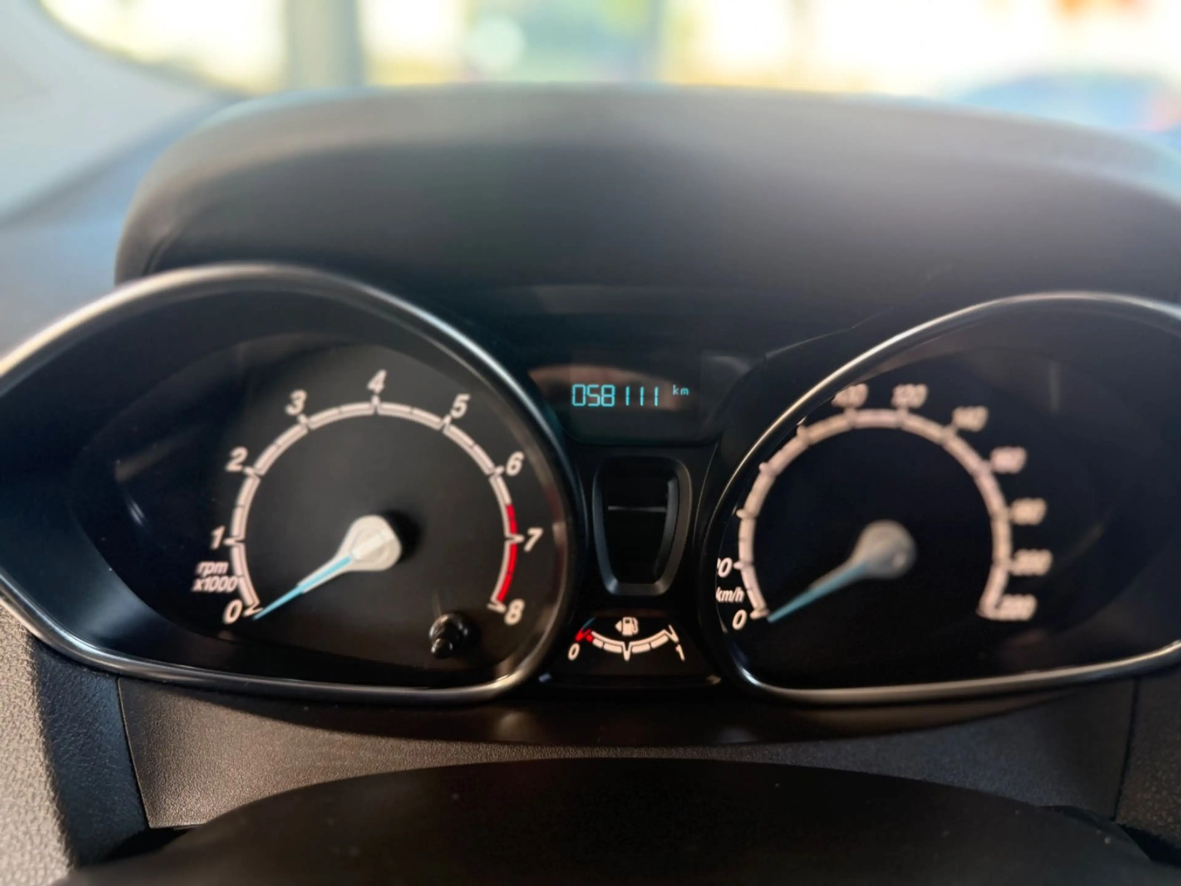 Ford Tourneo Courier Titanium — photo 8