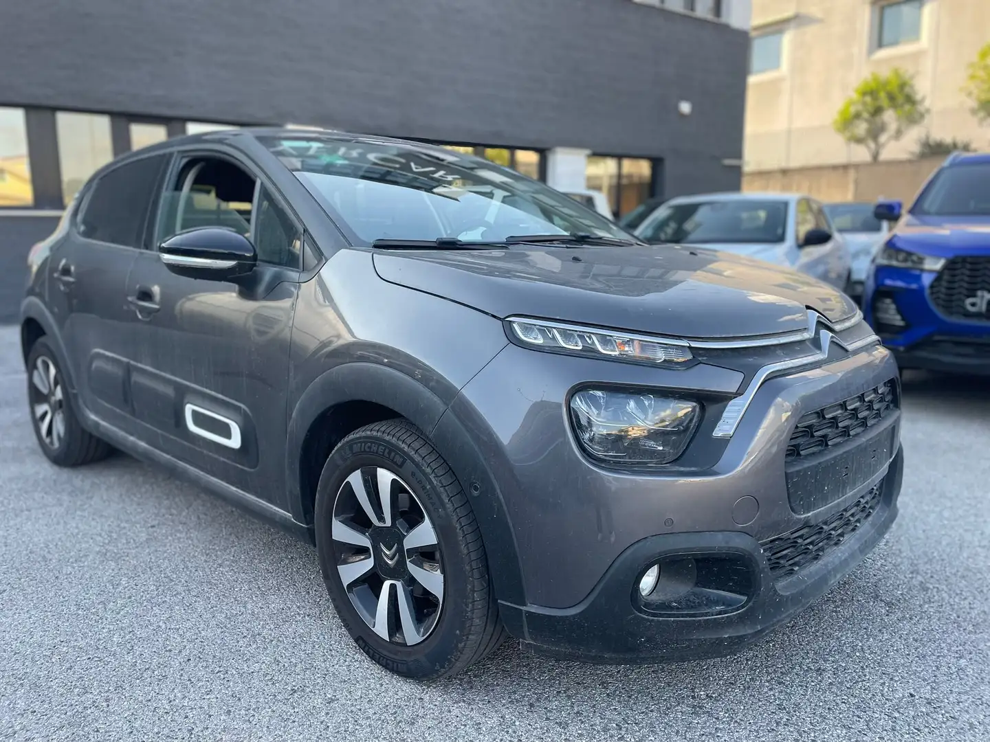 Citroen C3 1.2 PURETECH SHINE 110CV Grigio - 1