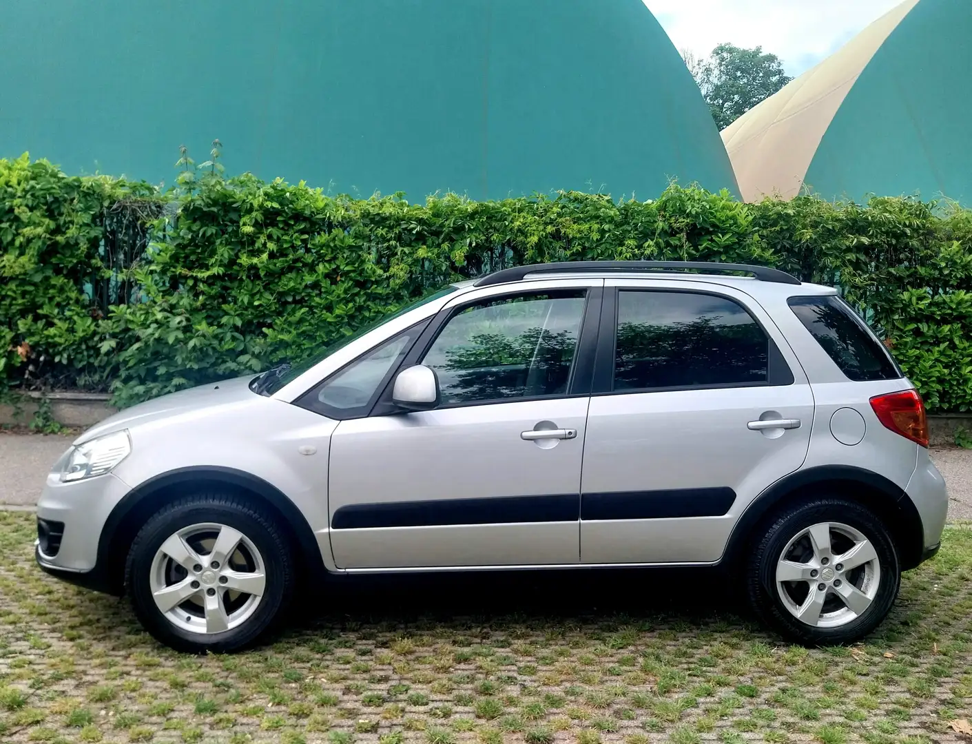 Suzuki SX4 1.5 vvt 16v GL 2wd Plateado - 2