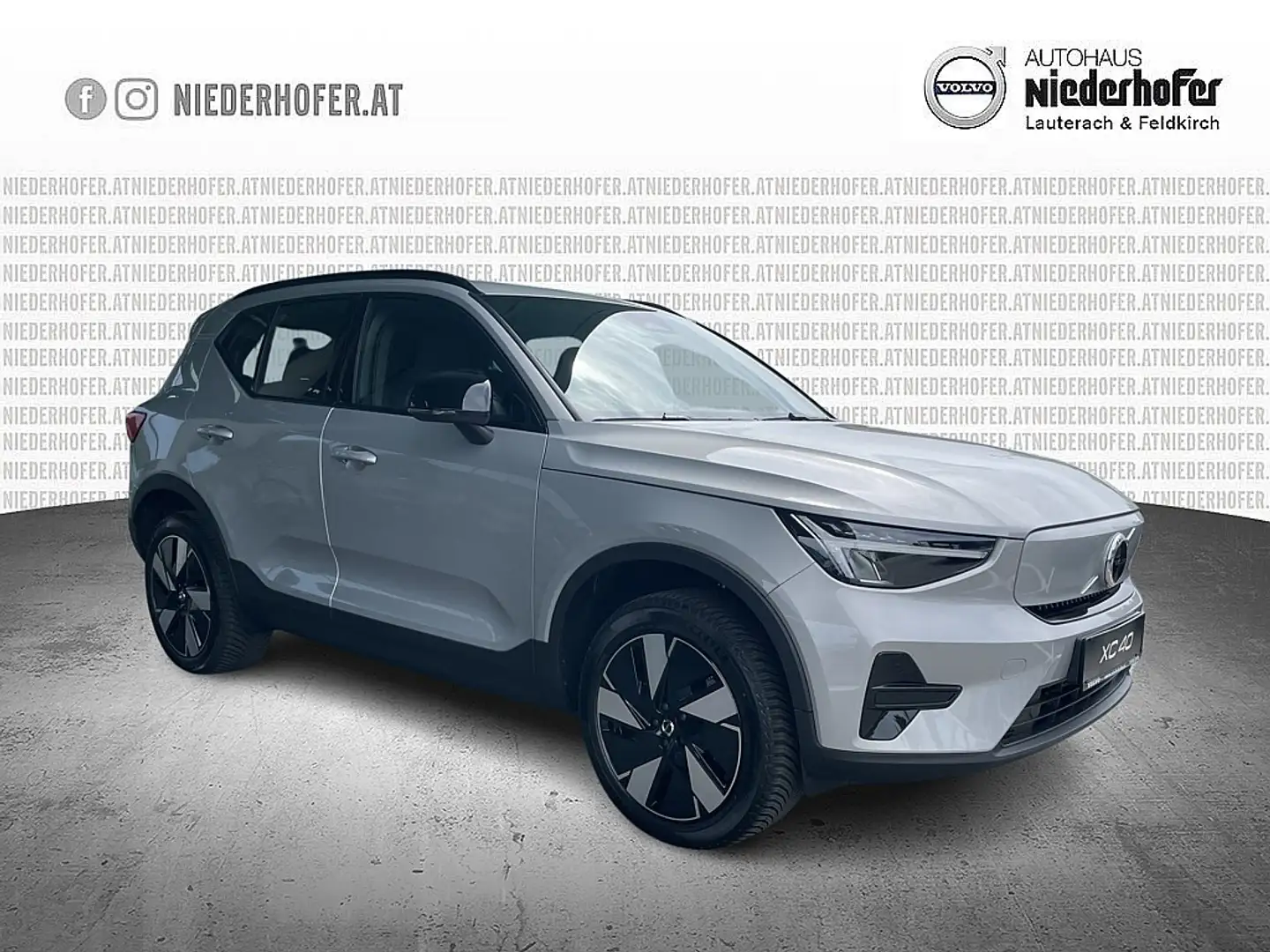 Volvo XC40 Recharge Pure Electric 82kWh Ext. Range Plus Silber - 2