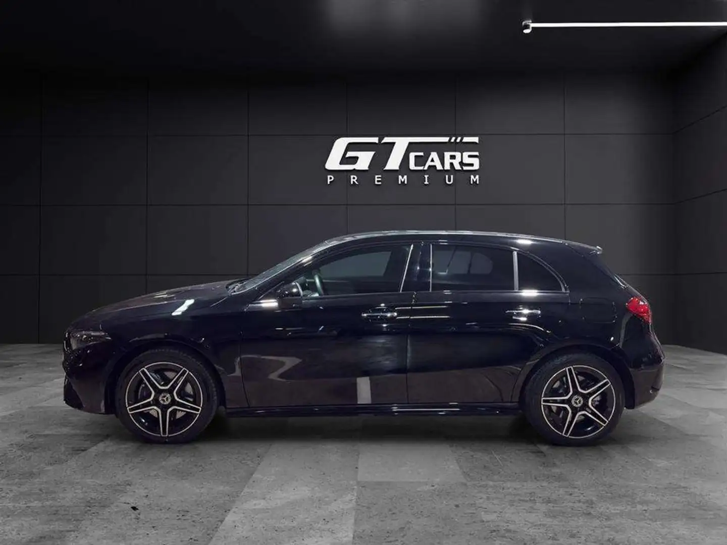 Mercedes-Benz A 250 250e AMG Schwarz - 2