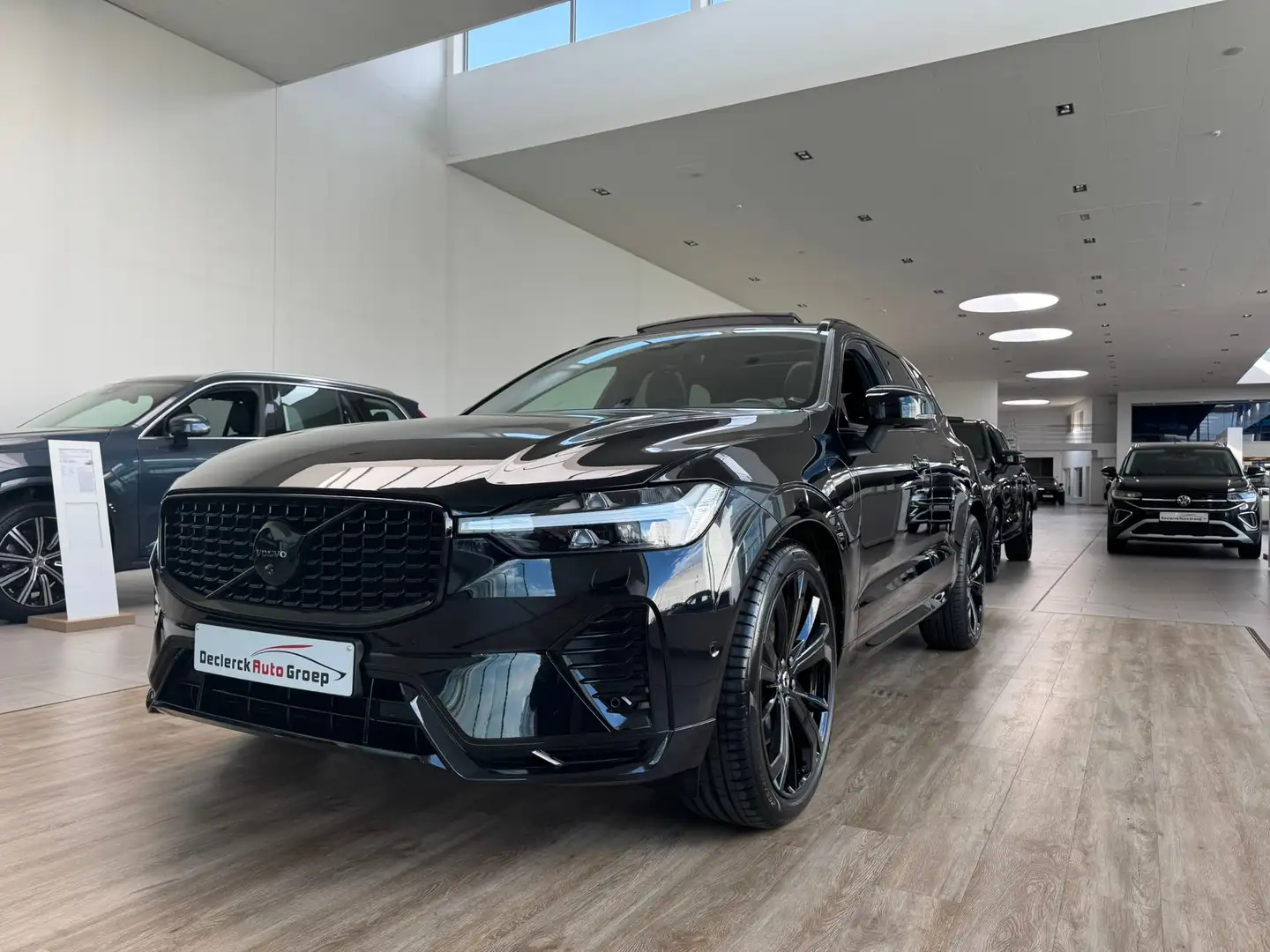 Volvo XC60 T8 AWD BLACK EDITION PLUS*FULL OPTION*TOPWAGEN !!! Zwart - 1