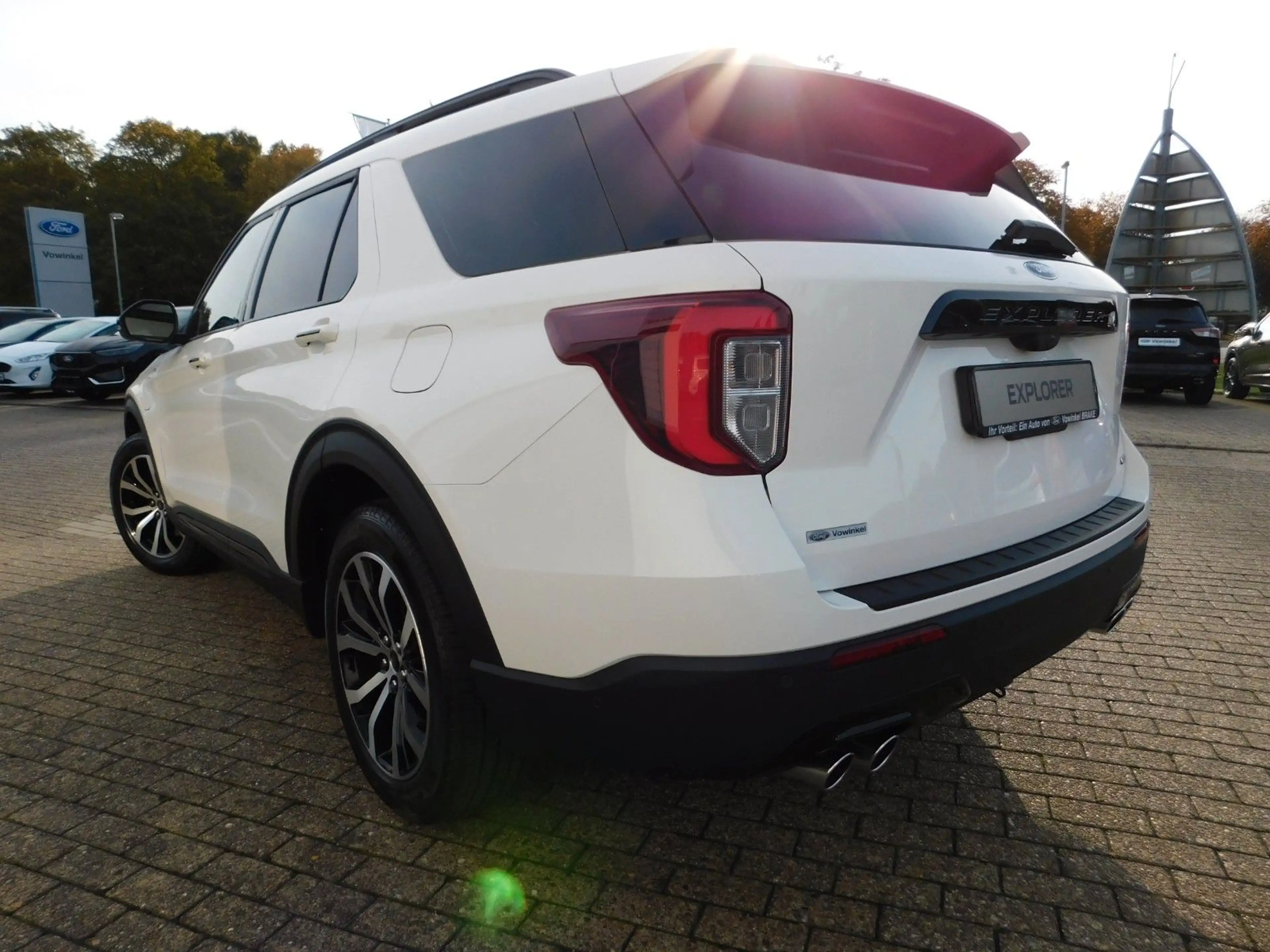Ford Explorer EXPLORER ST-LINE 3.0 V6 Plug-in-Hybrid 4x4+AHKab — photo 2