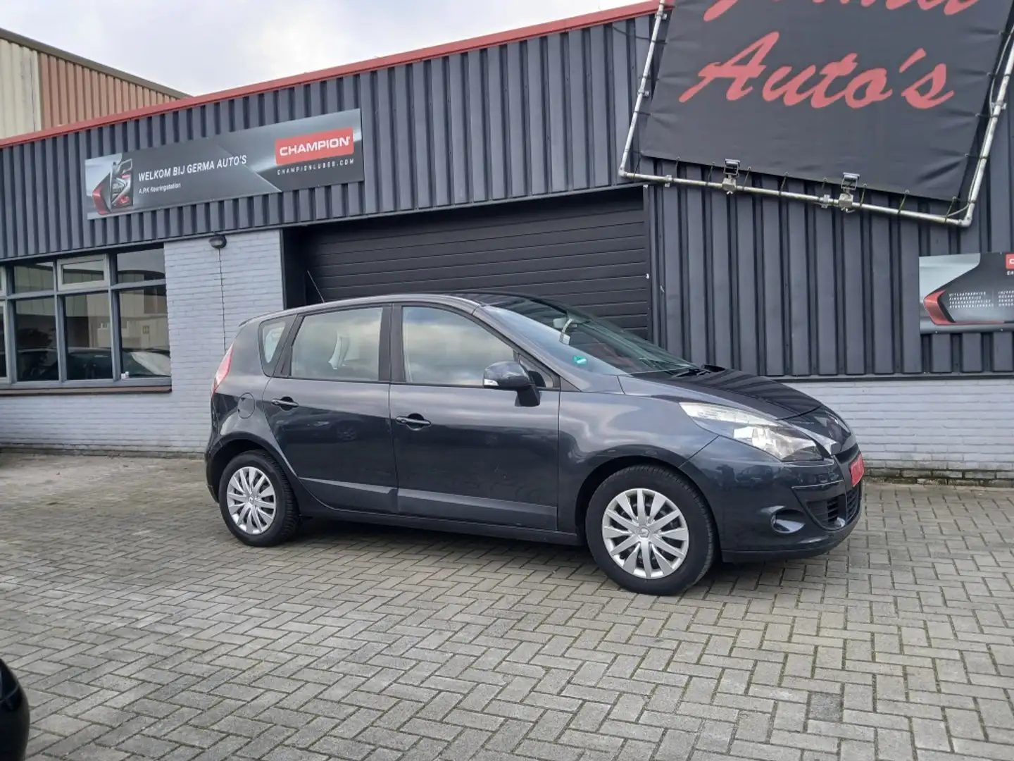 Renault Scenic 1.4 TCE Expression Grijs - 1