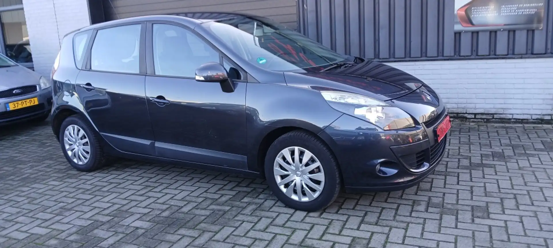 Renault Scenic 1.4 TCE Expression Grijs - 2