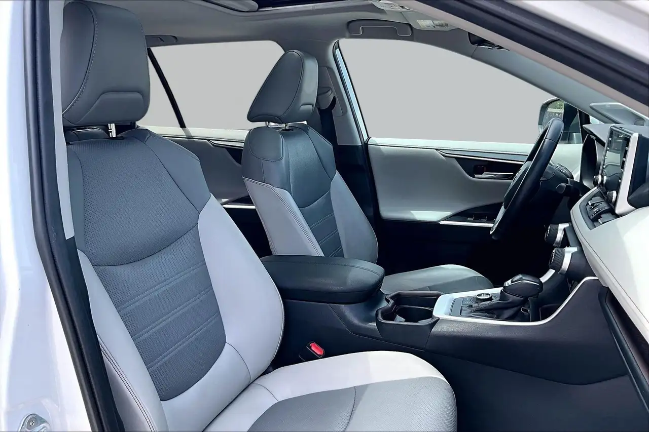 Toyota RAV 4 снимка Toyota RAV 4