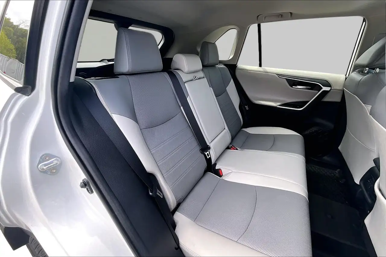 Toyota RAV 4 снимка Toyota RAV 4