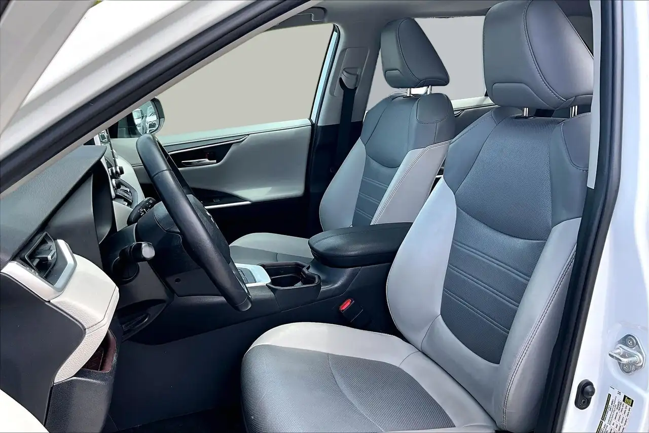 Toyota RAV 4 снимка Toyota RAV 4