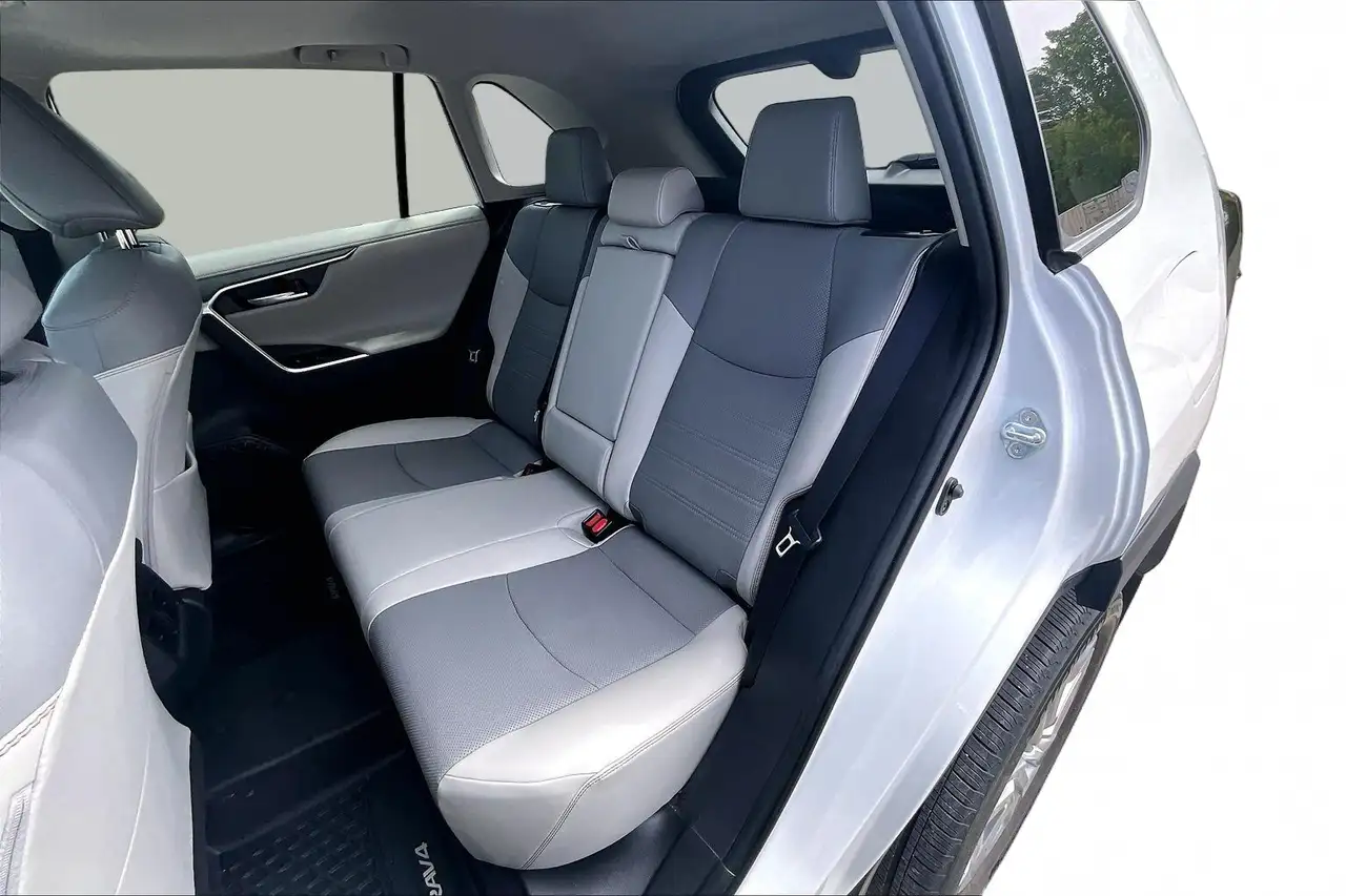 Toyota RAV 4 снимка Toyota RAV 4