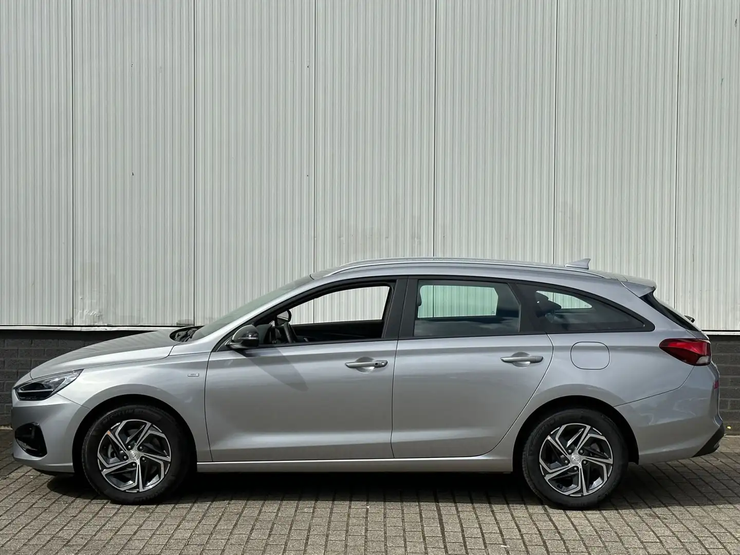 Hyundai i30 Wagon 1.0 T-GDi MHEV Comfort Smart VAN € 34.030,- Grijs - 2