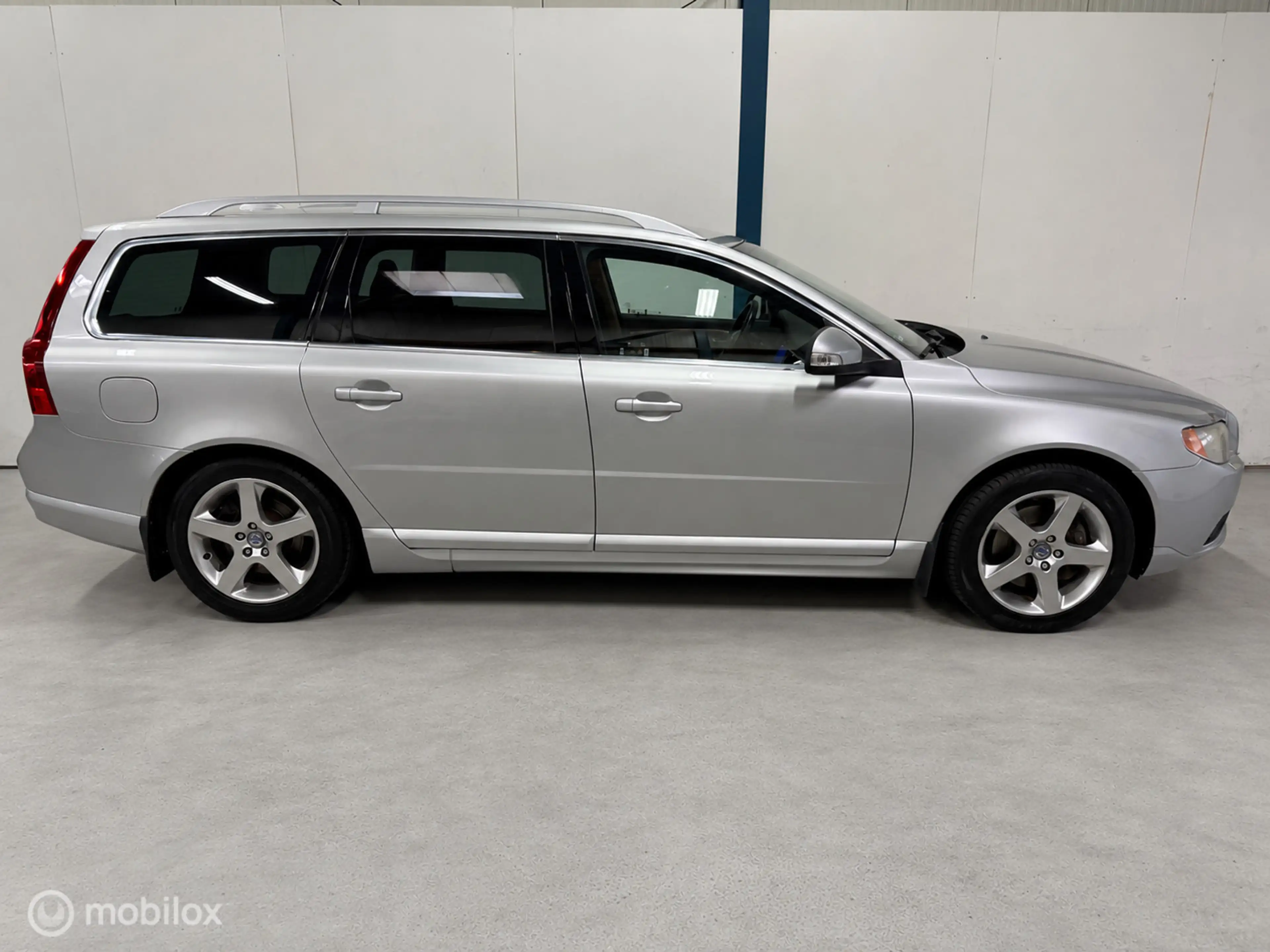 Volvo V70 2.5FT Summum AUTOMAAT / LEER — photo 7