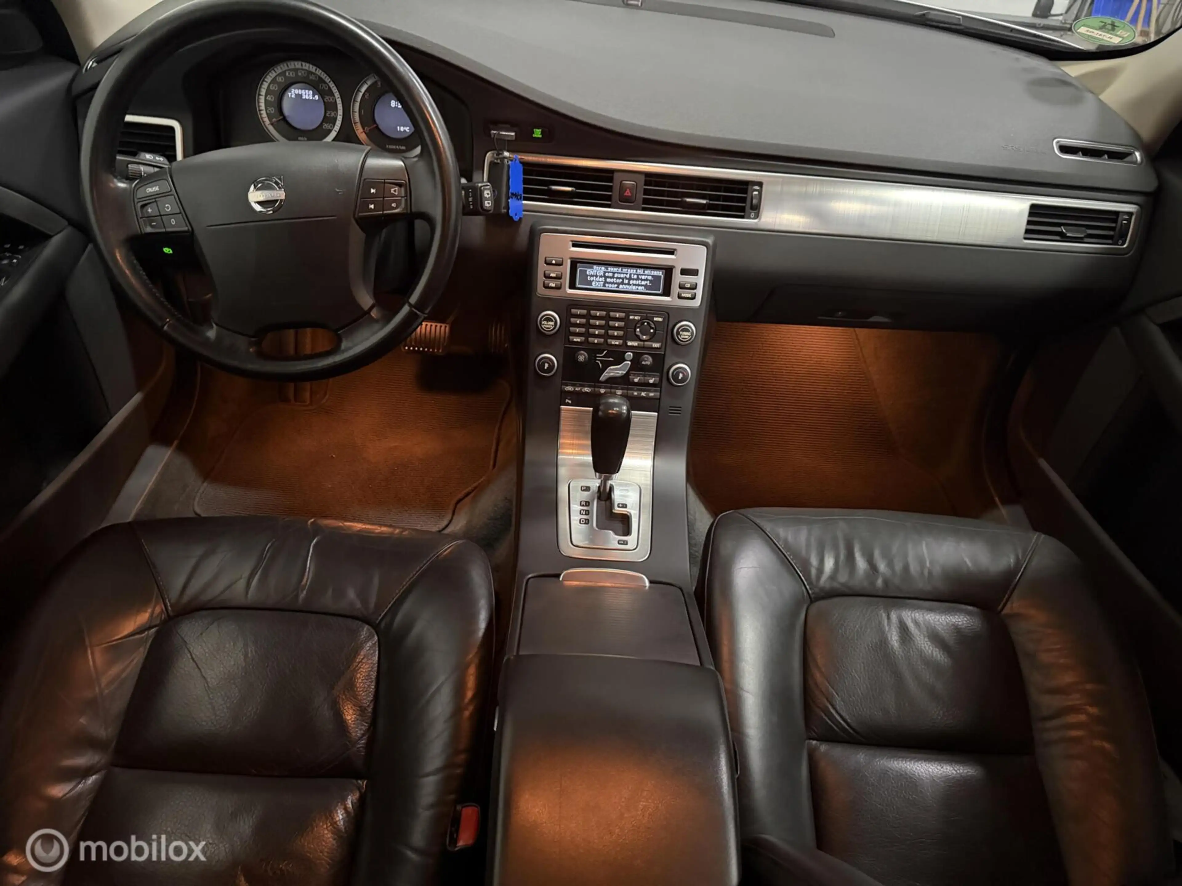 Volvo V70 2.5FT Summum AUTOMAAT / LEER — photo 3