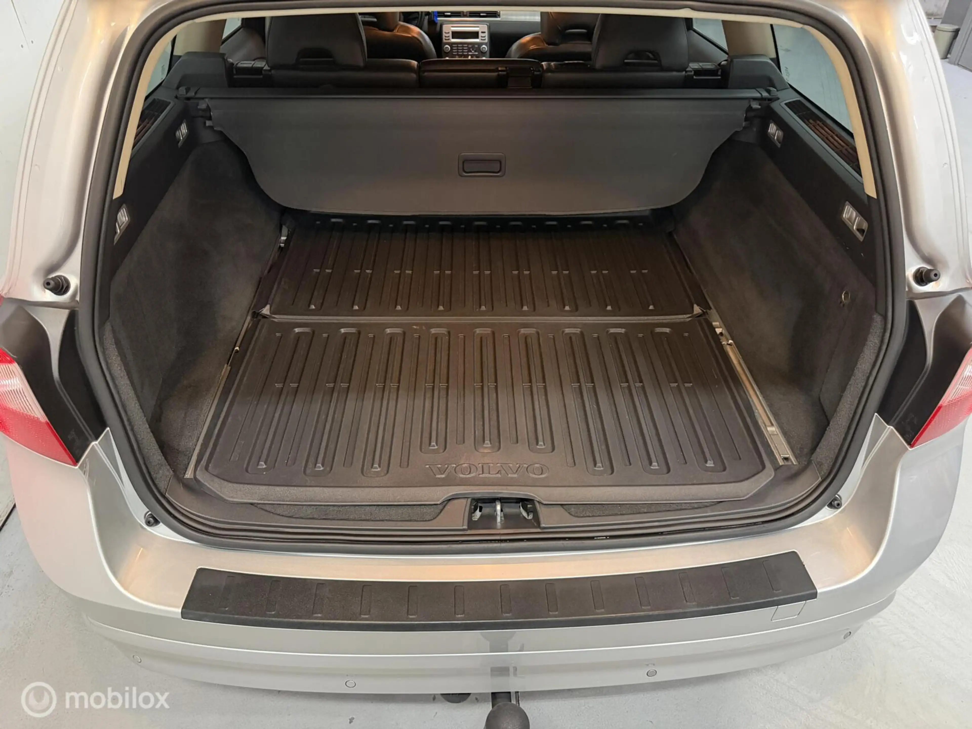 Volvo V70 2.5FT Summum AUTOMAAT / LEER — photo 13