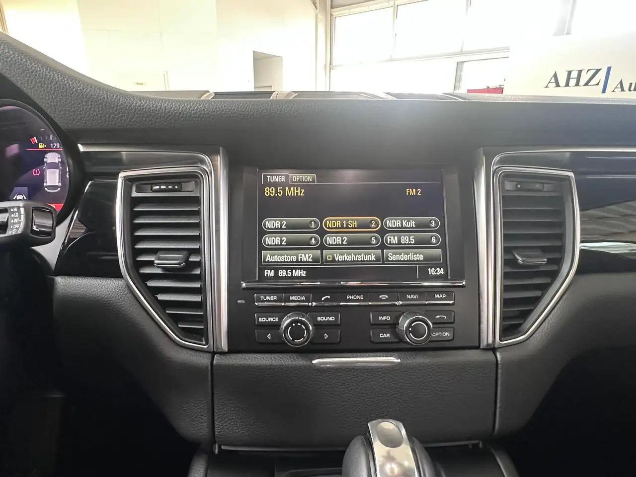 Porsche Macan — photo 15 sur 19