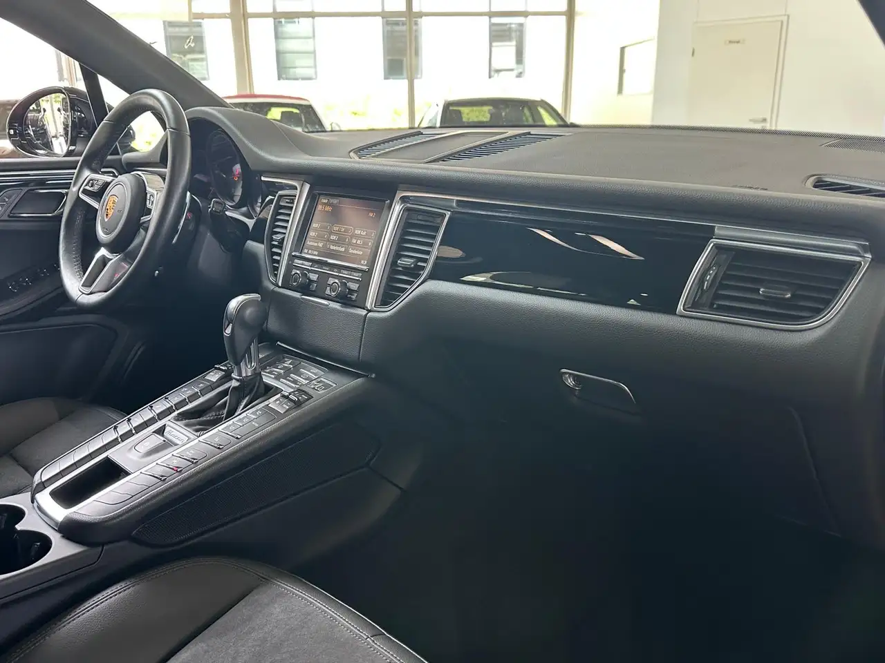Porsche Macan — photo 10 sur 19