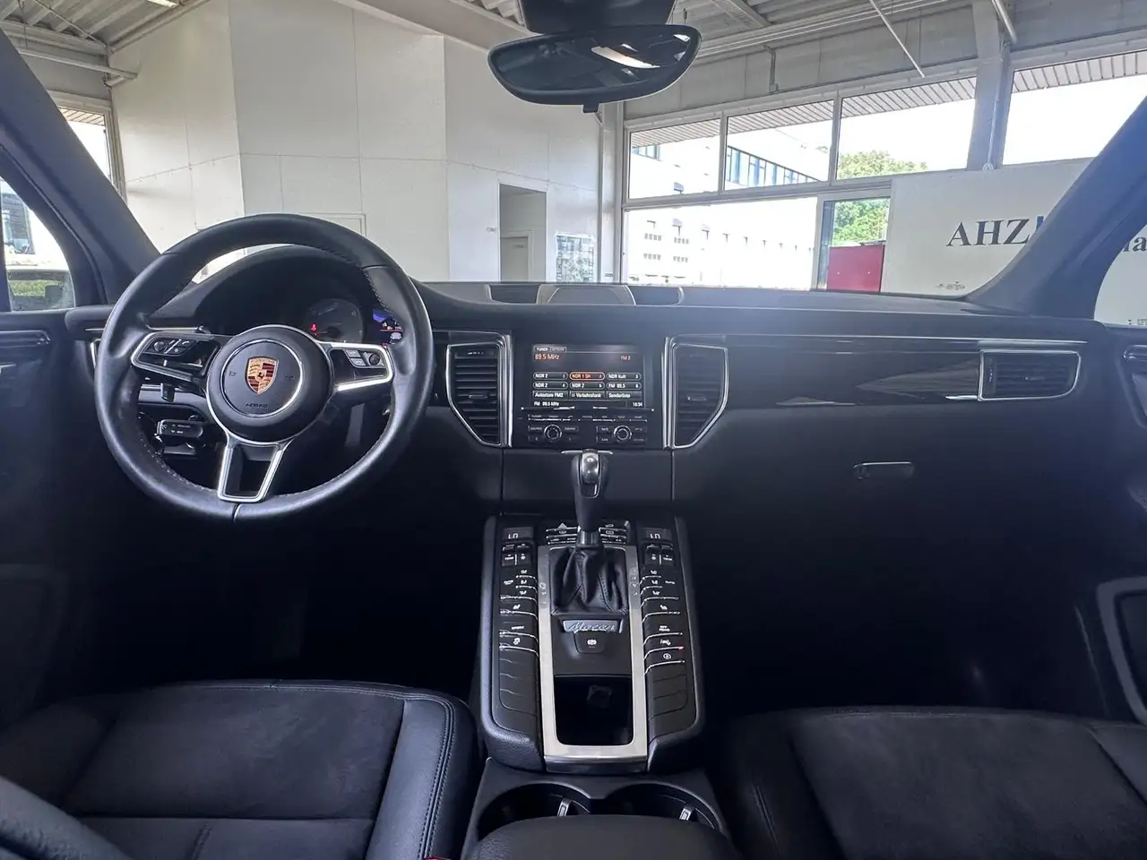 Porsche Macan — photo 9 sur 19