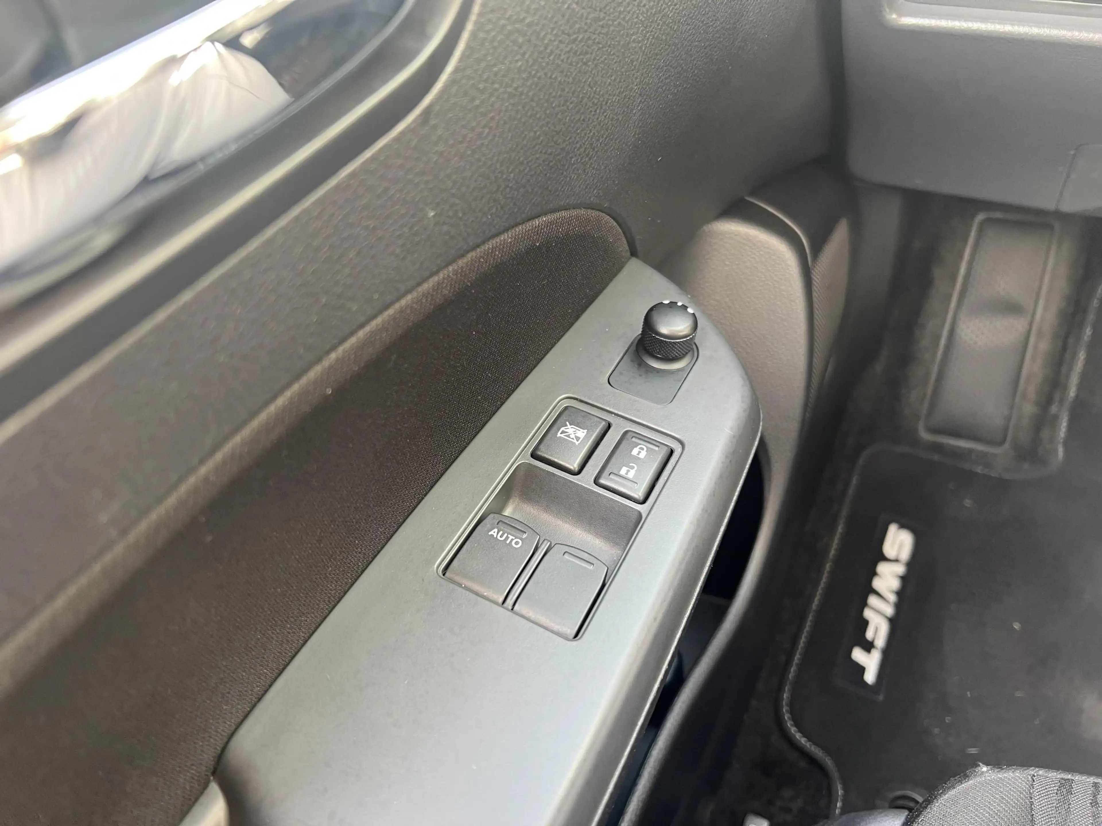 Suzuki Swift 1.2 Comfort EASSS — photo 15