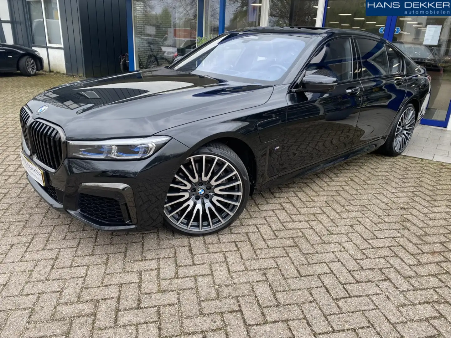 BMW 745 7-serie 745e High Executive Zwart - 1