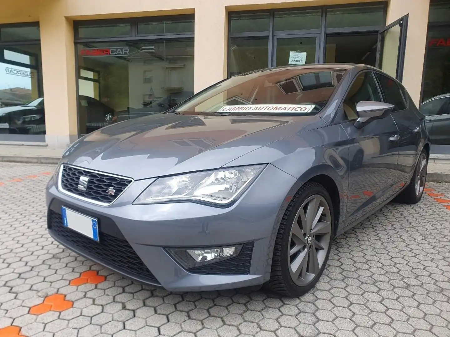 SEAT Leon 5p 2.0 tdi cr FR s Grigio - 1