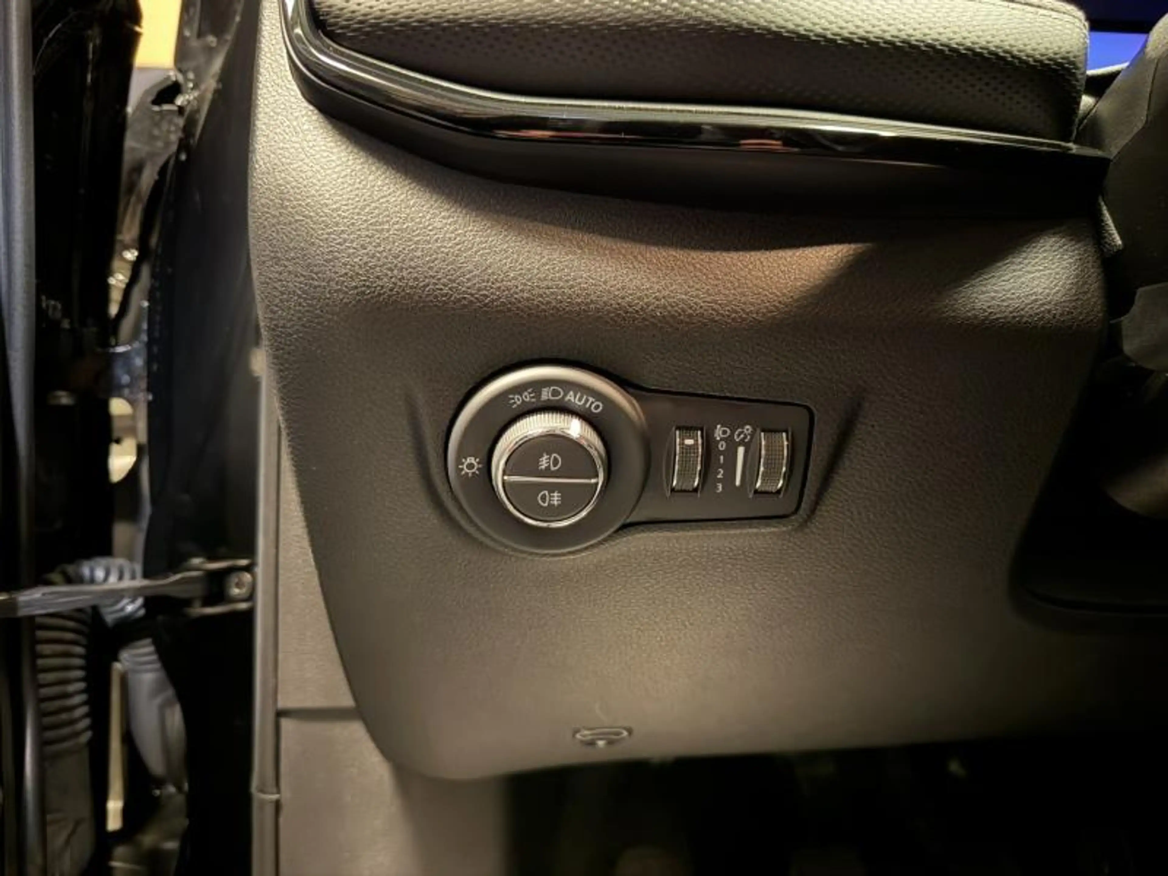 Jeep Compass 1.332cc 130cv Noir 06/22 64605km Clim USB Bluetoot — photo 14