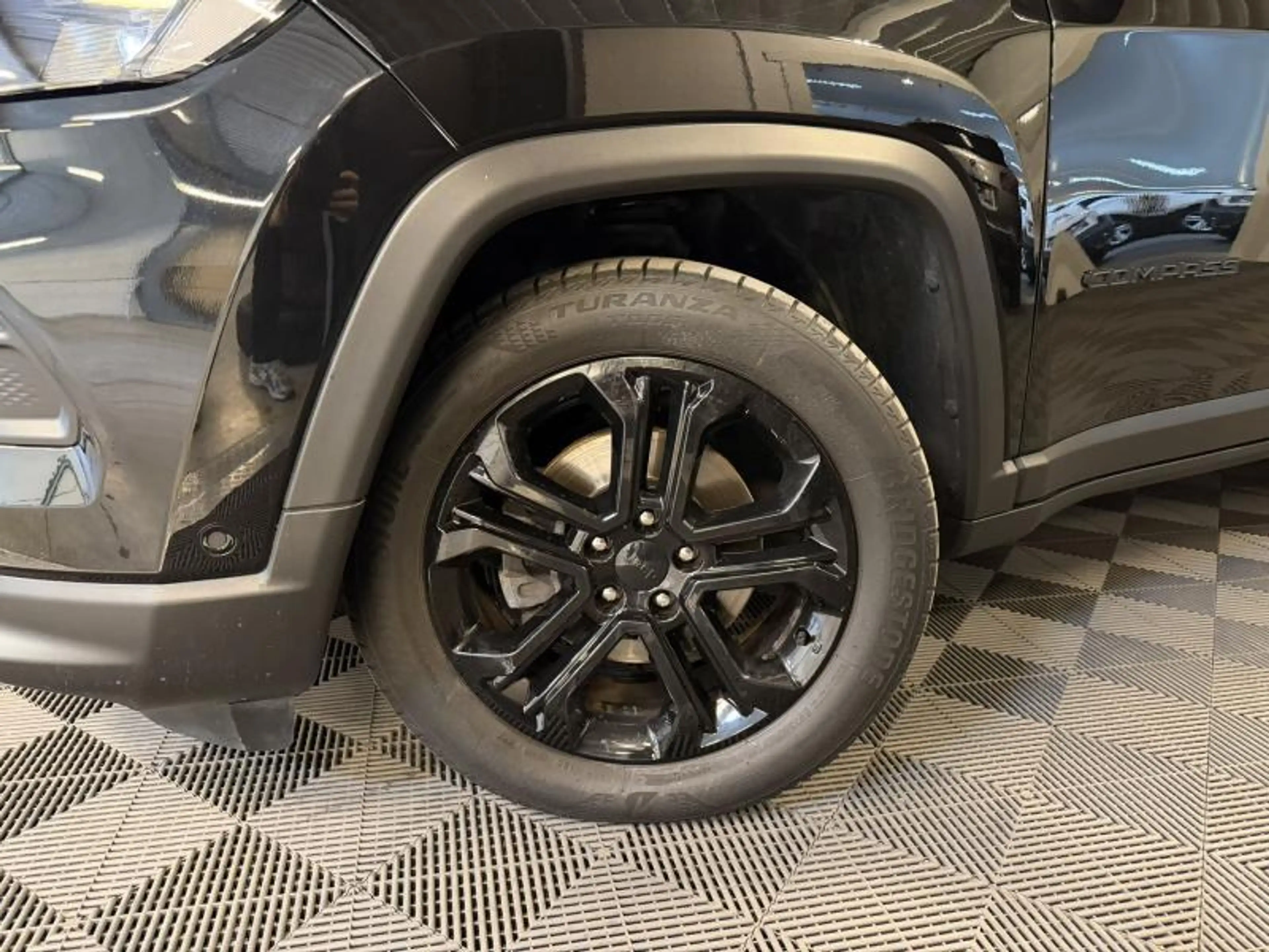 Jeep Compass 1.332cc 130cv Noir 06/22 64605km Clim USB Bluetoot — photo 12