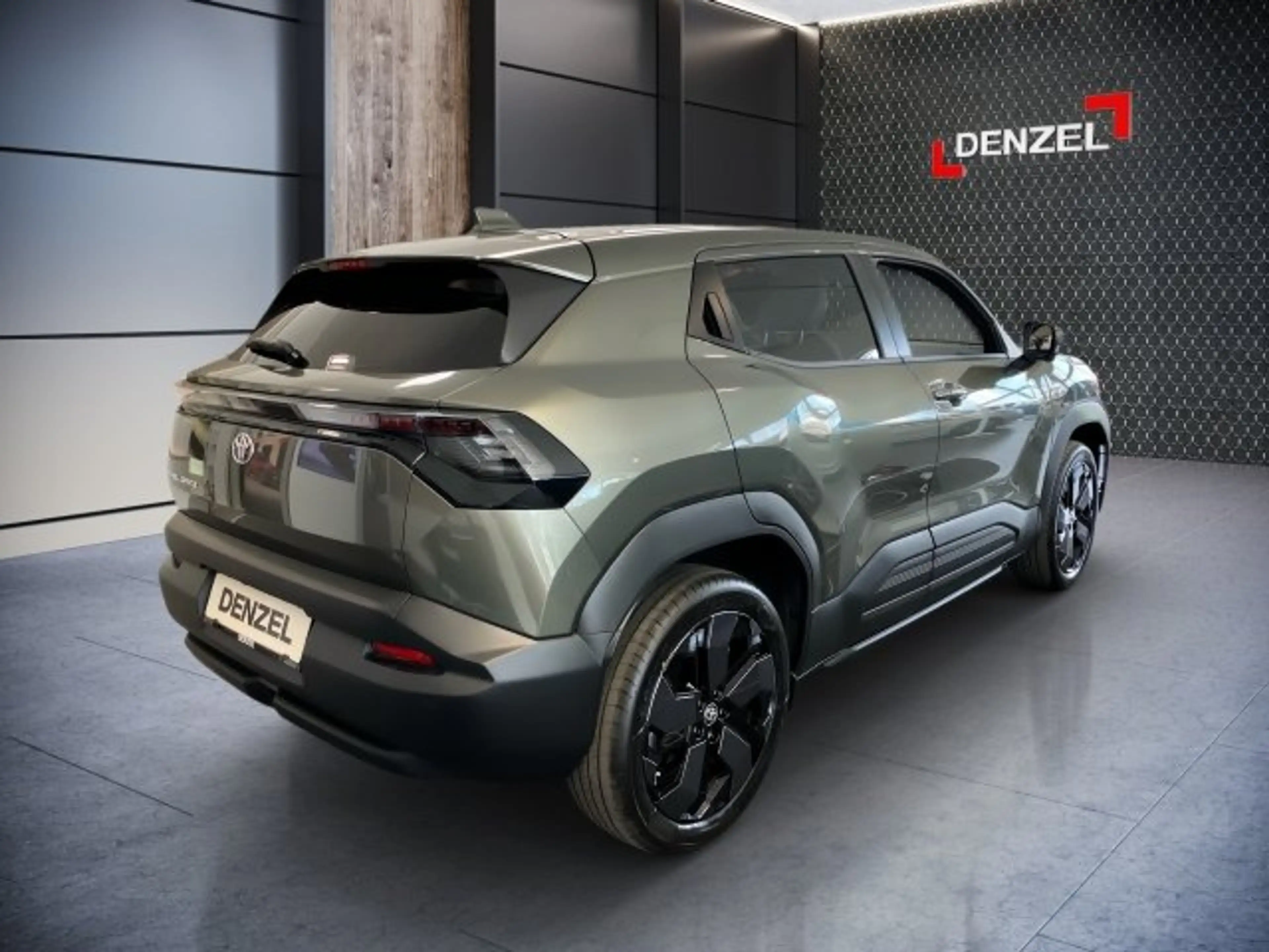 Toyota Urban Cruiser BEV 4x2 Lounge 128 kW — photo 4
